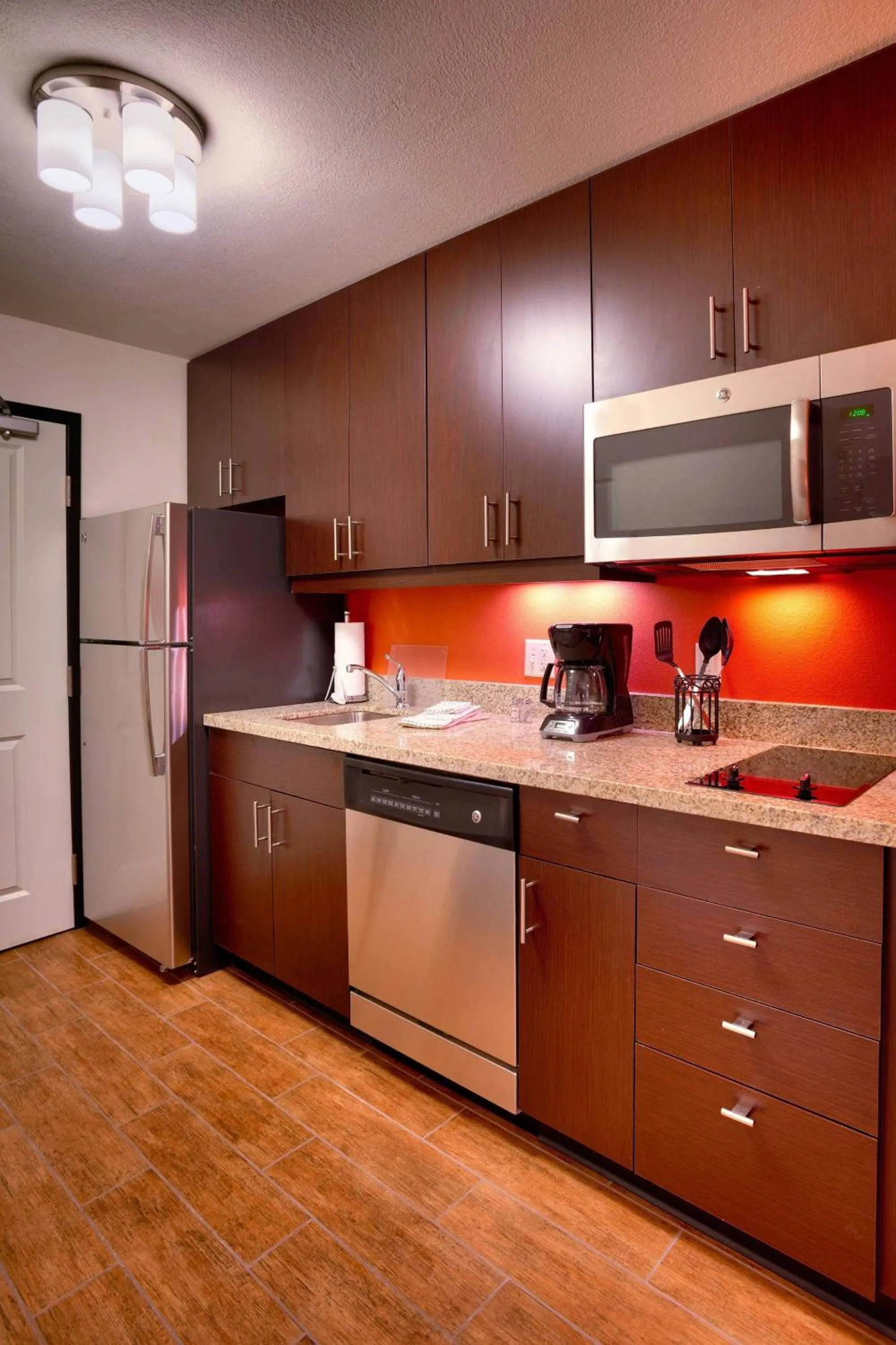 Kitchen or kitchenette in TownePlace Suites by Marriott Salt Lake City-West Valley