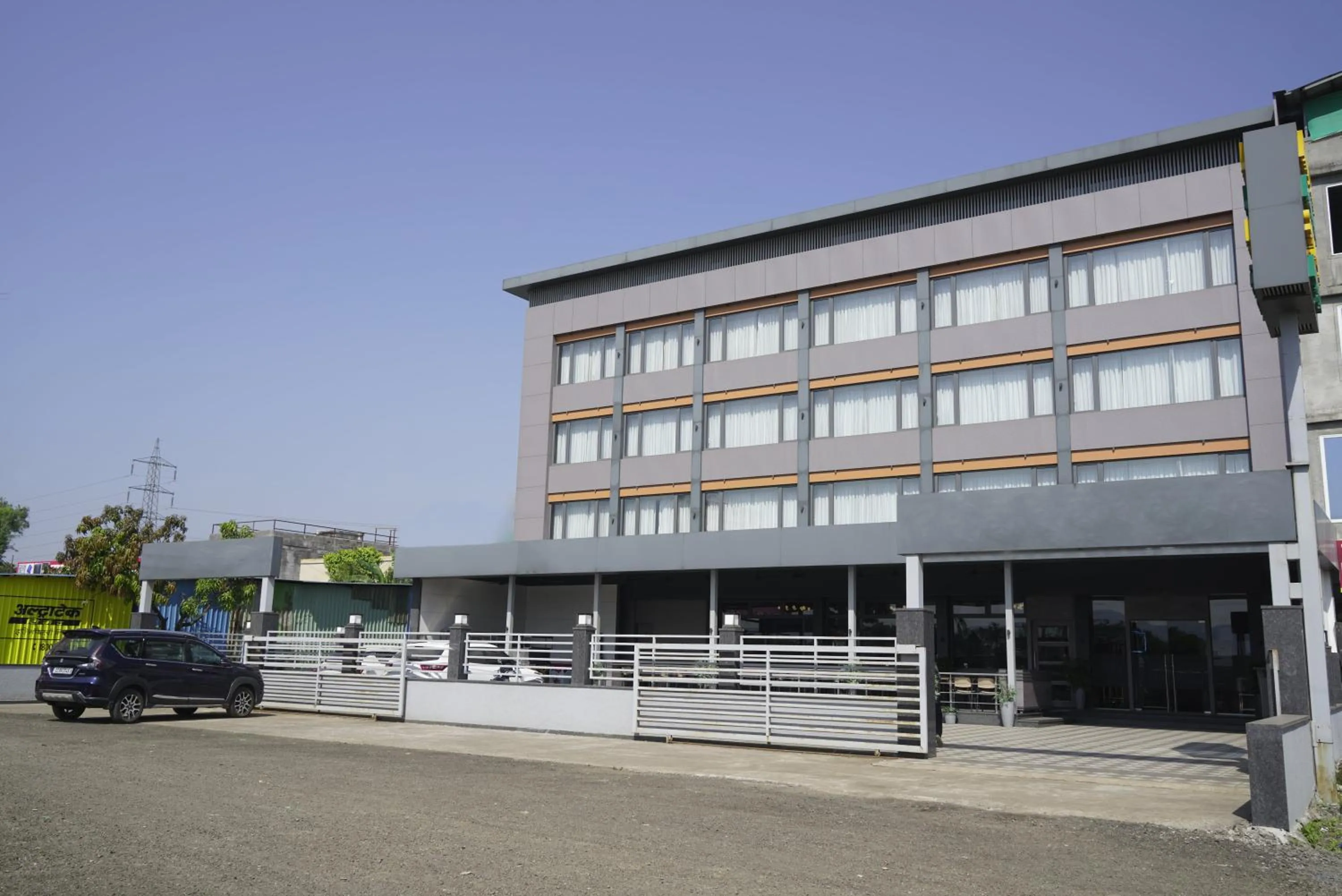 Property building in Hotel Hillberry