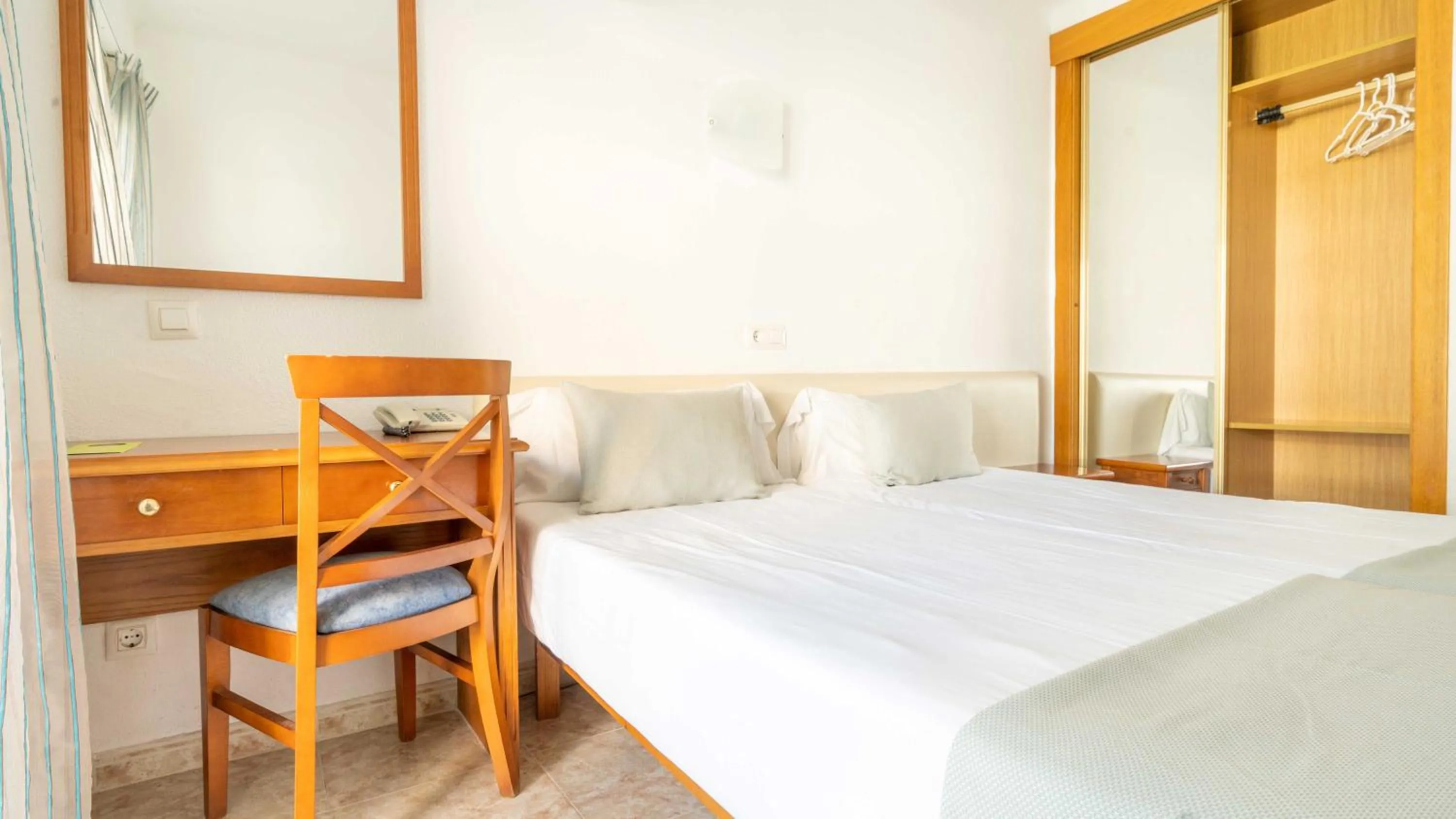 Bedroom, Bed in Houm Nets - Adults Only