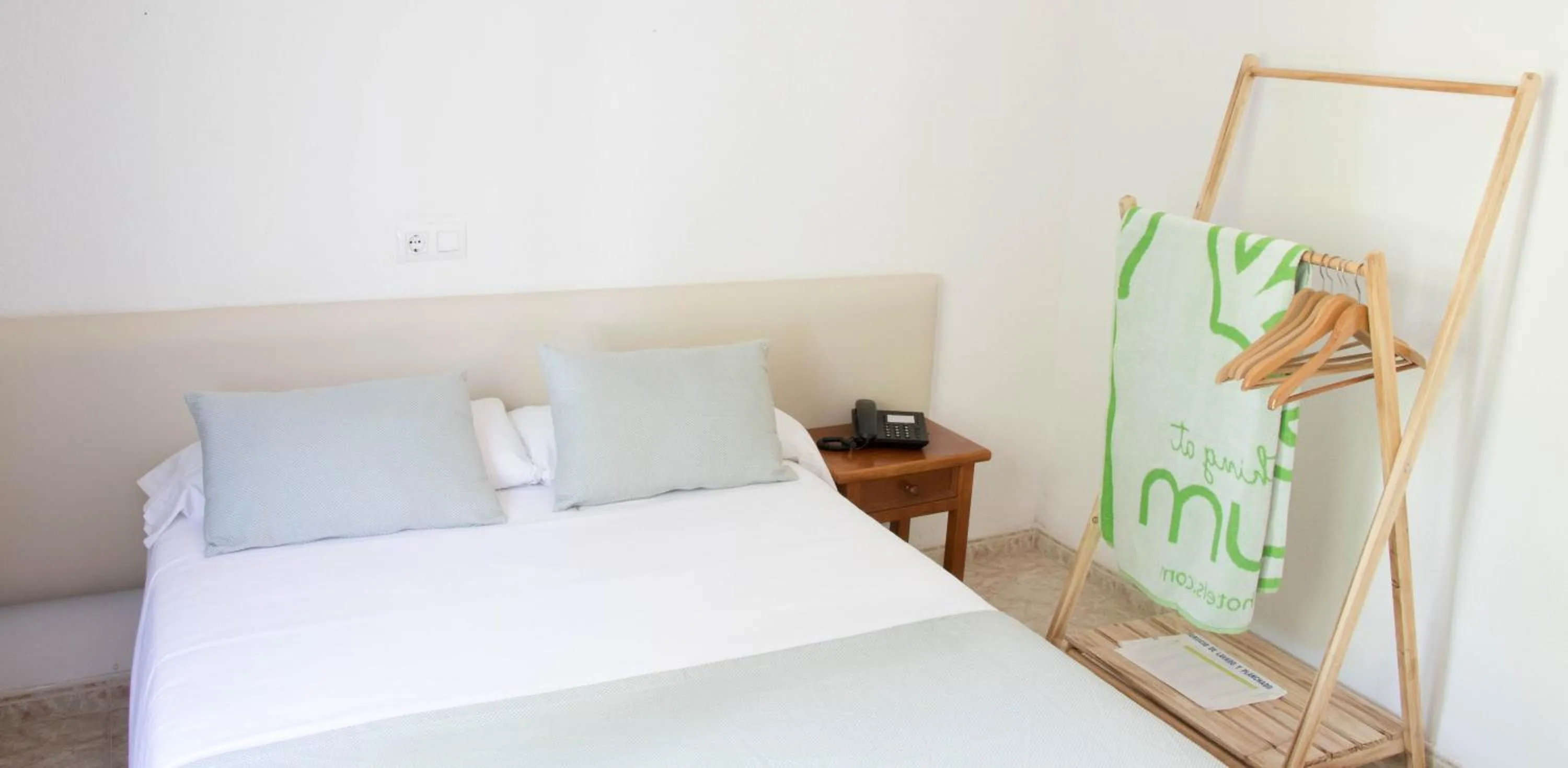 Photo of the whole room, Bed in Houm Nets - Adults Only