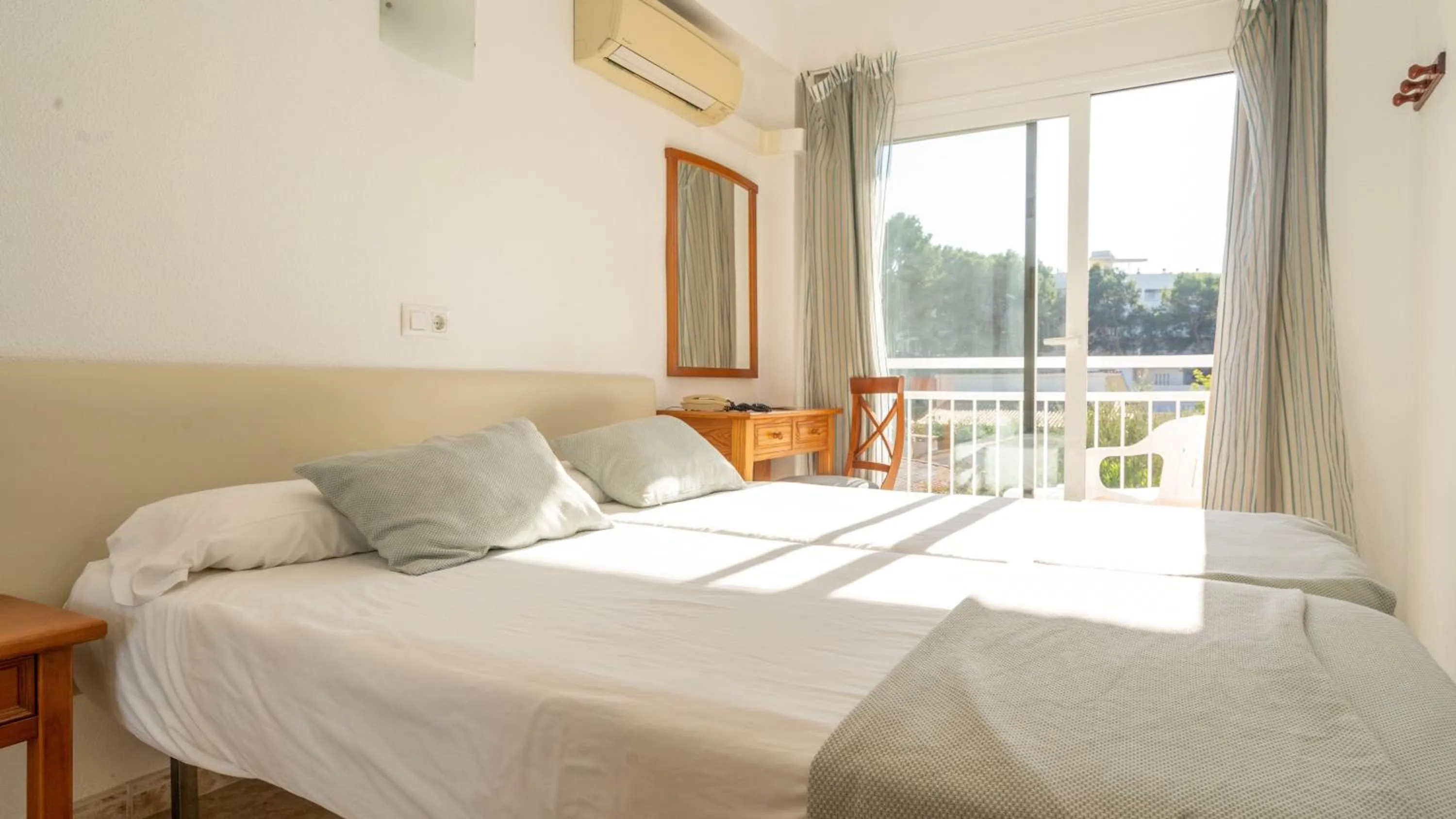 Bed in Houm Nets - Adults Only