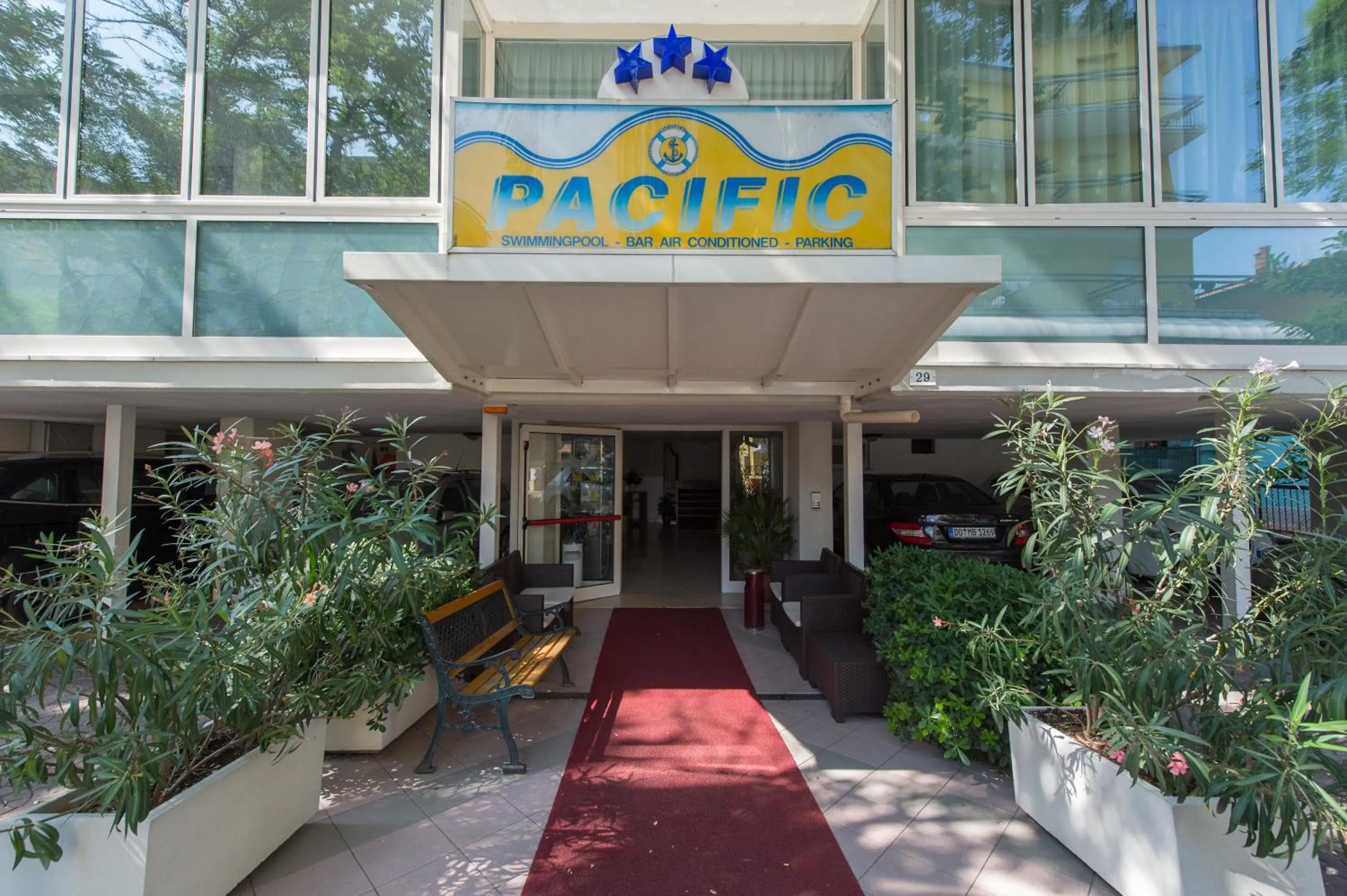 Facade/entrance in Hotel Pacific