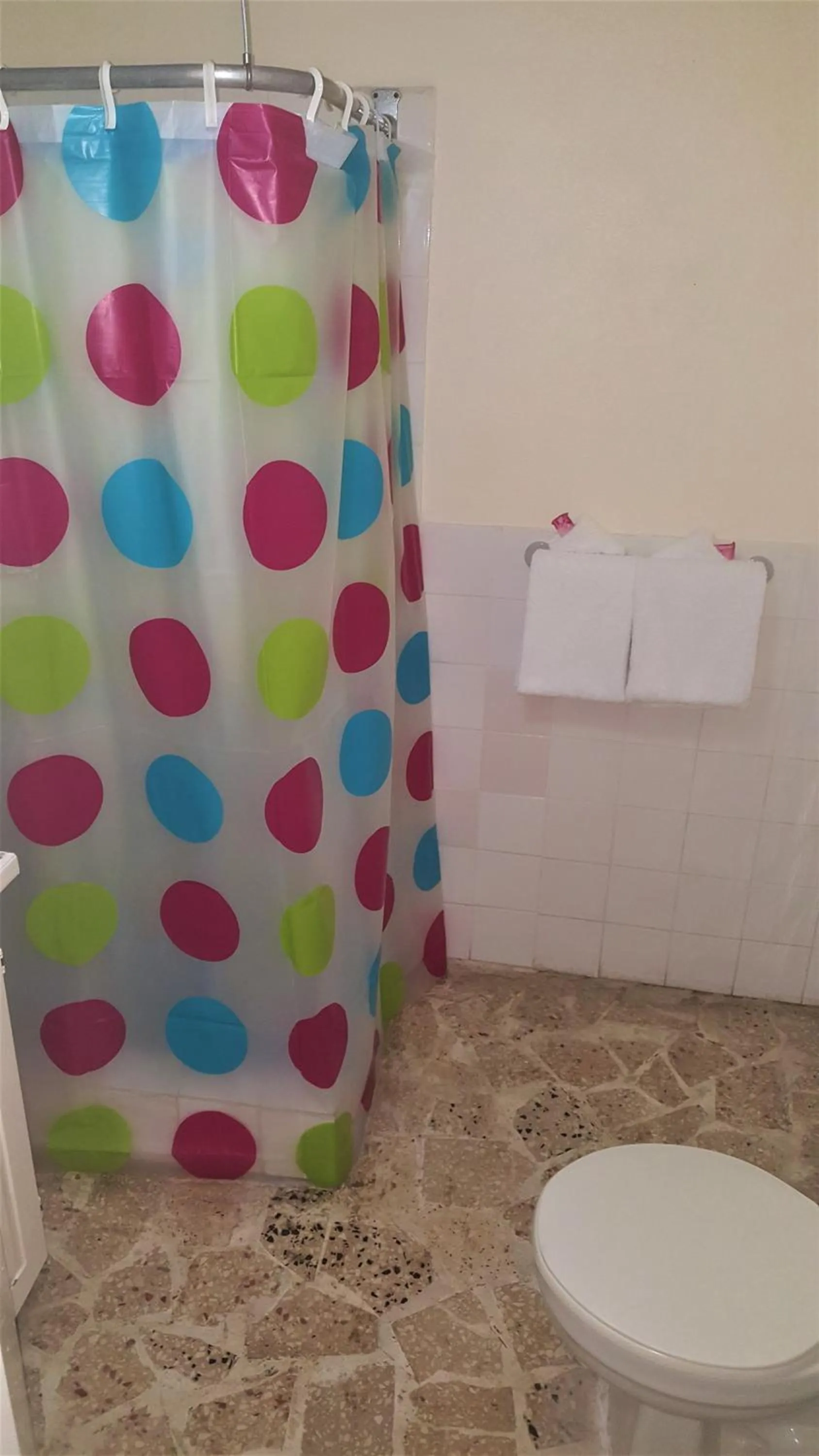 Bathroom in Paradise Inn