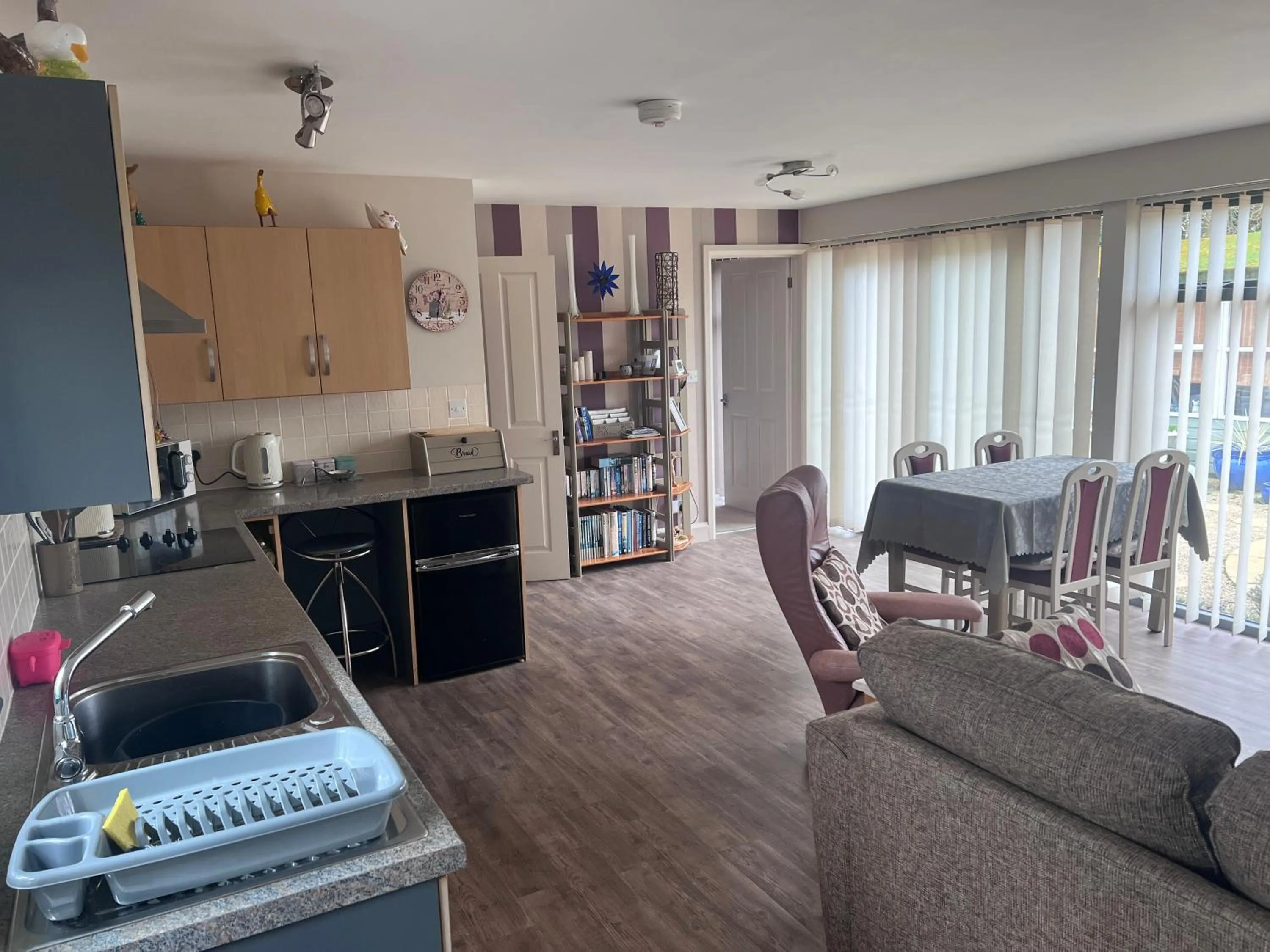 Kitchen or kitchenette in Orchard Side Bed and Breakfast