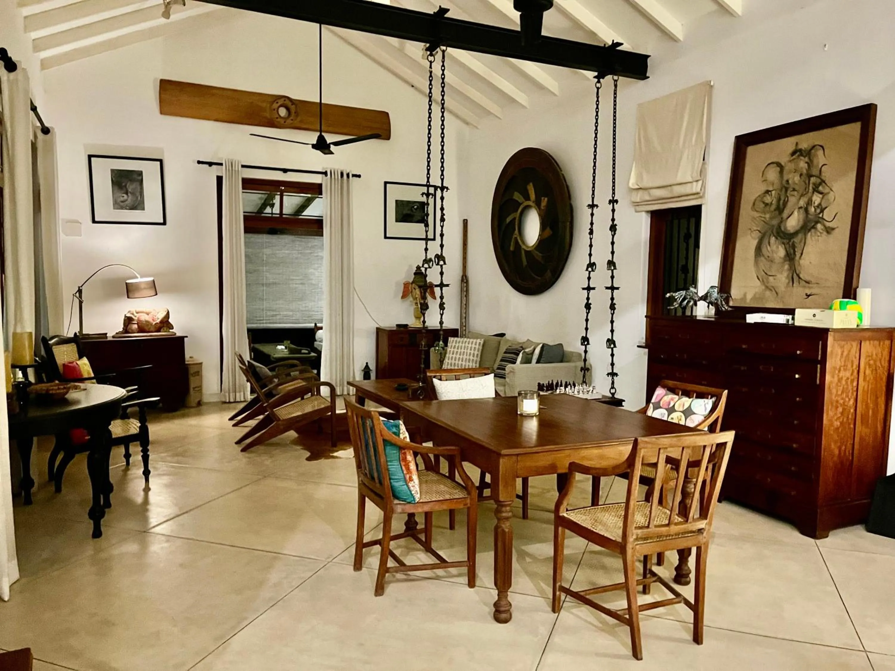 Living room in Aavya Cove Villas by Aahaasa