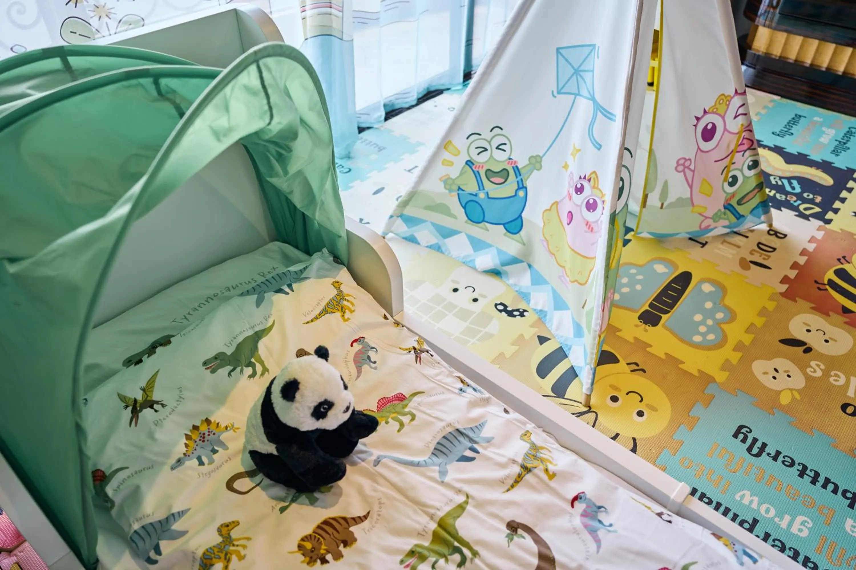 Bed in Chateau Star River Shanghai Minhang