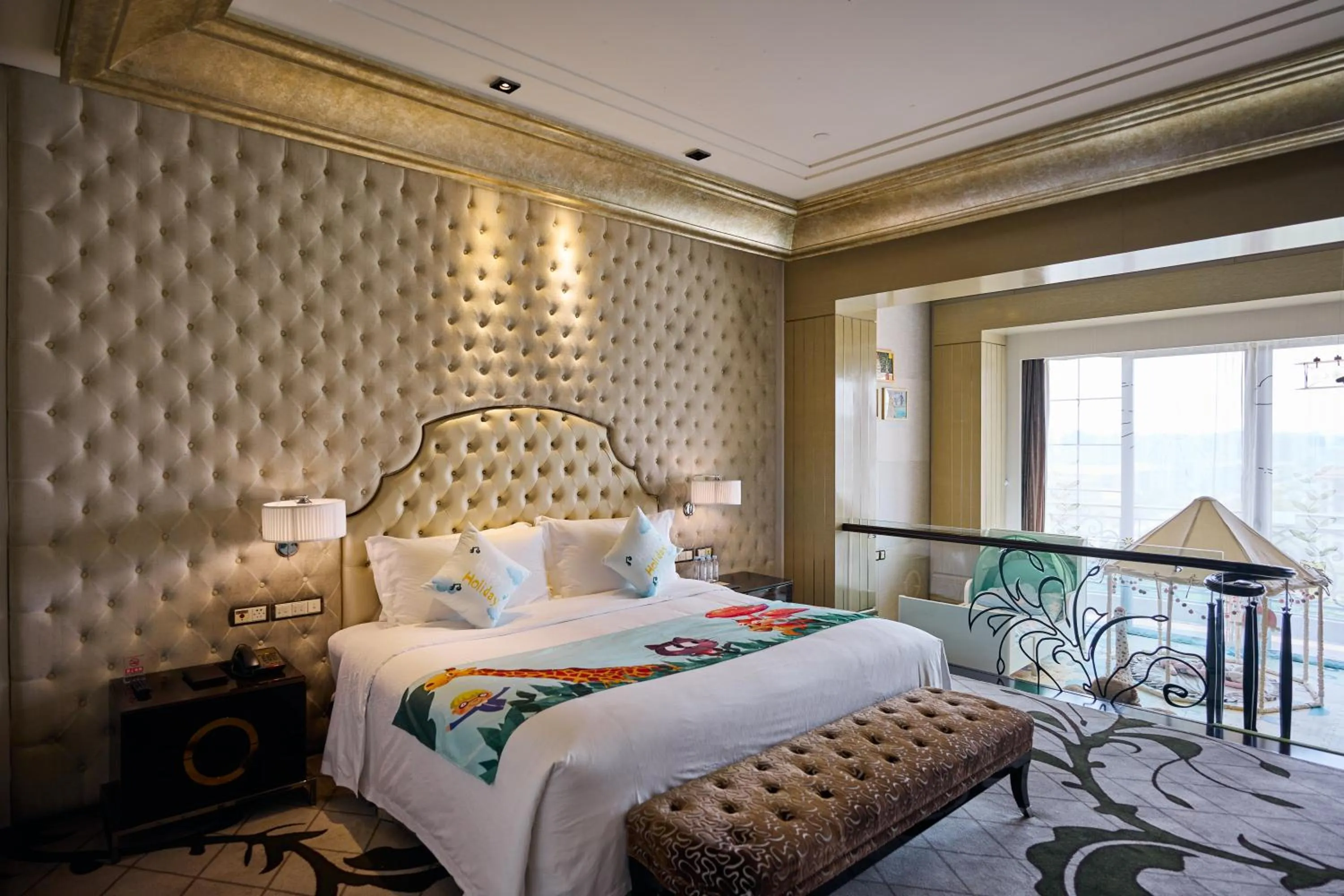 Bed in Chateau Star River Shanghai Minhang