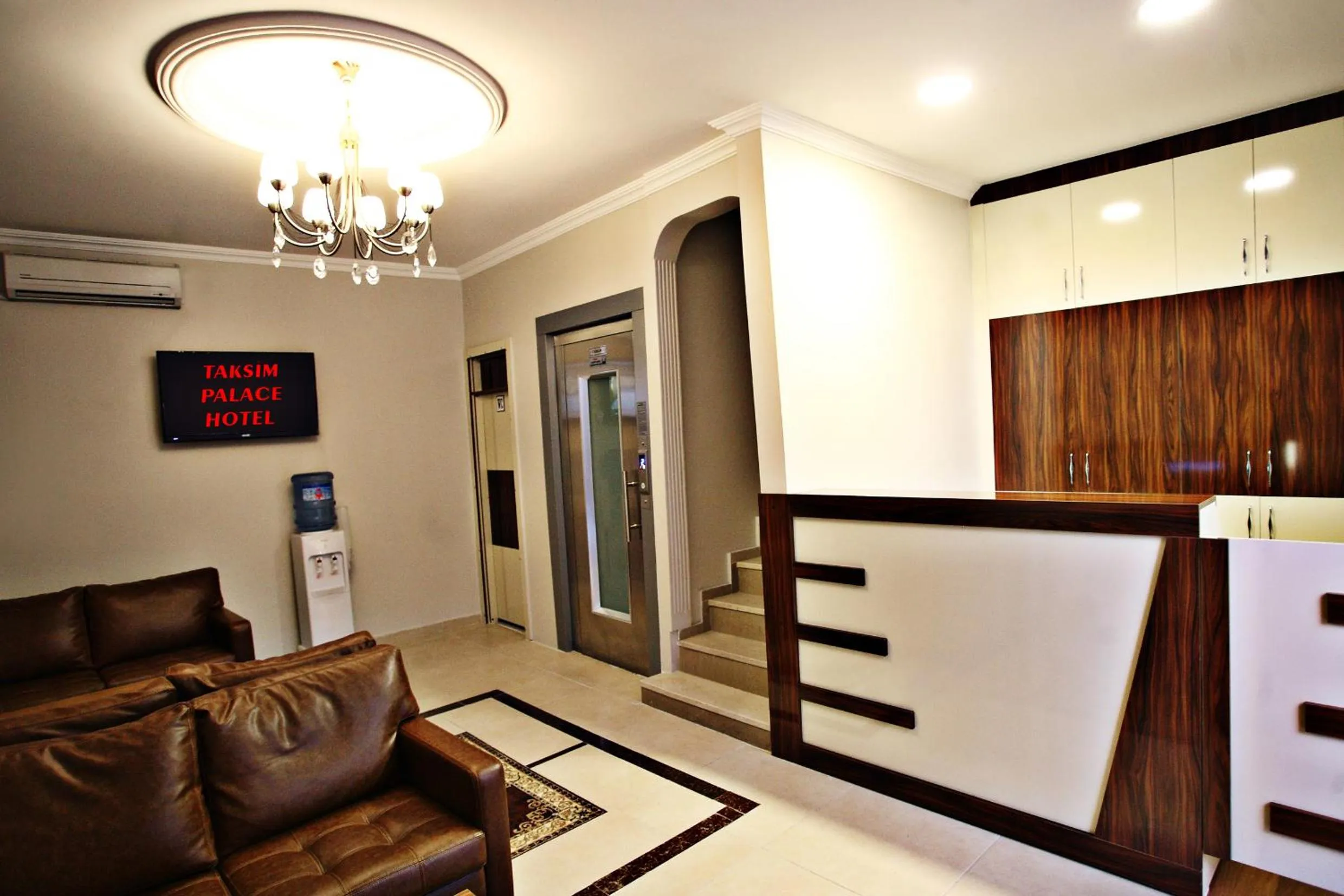 Facade/entrance in Taksim Palace Hotel