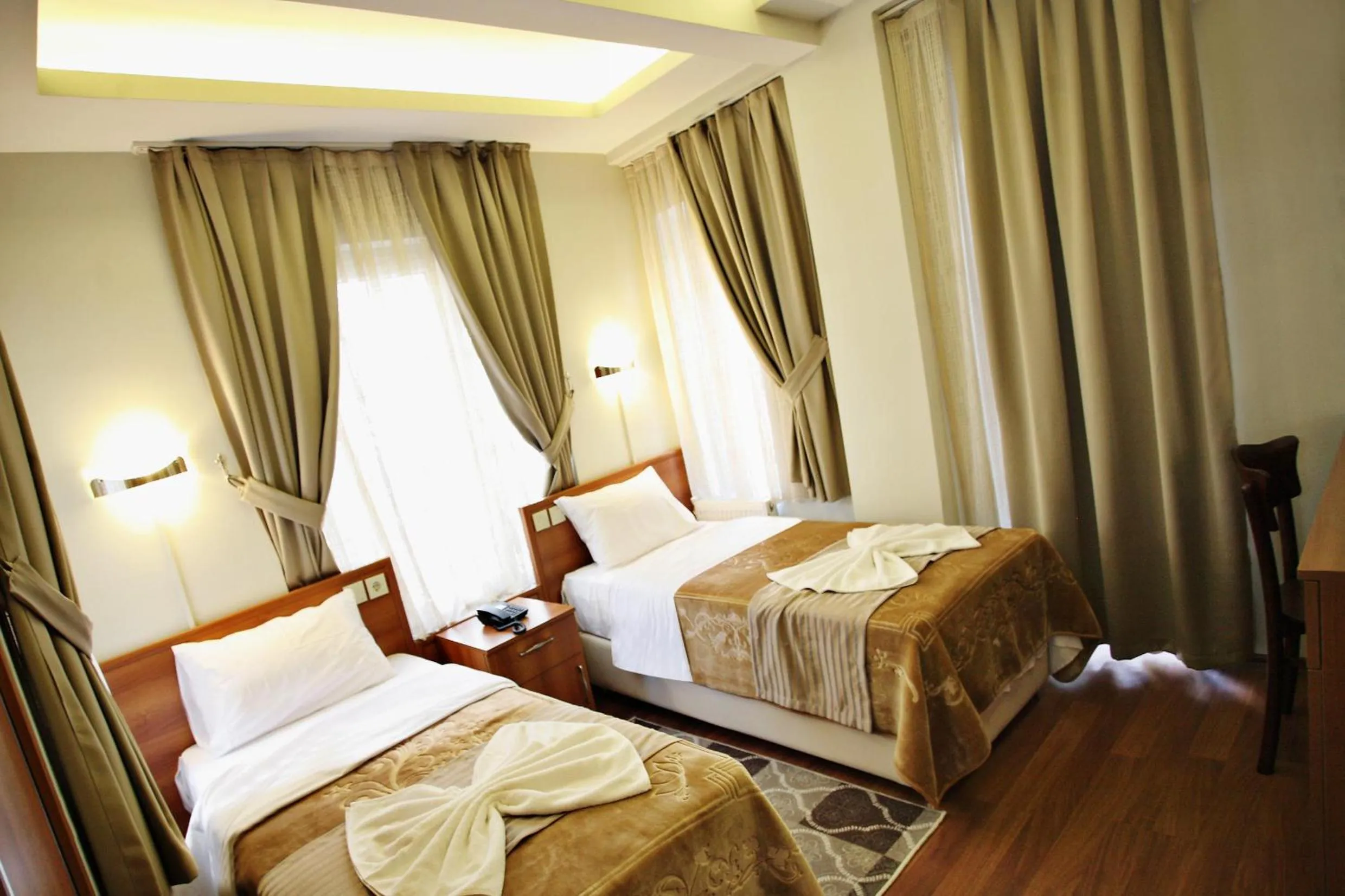 Spring, Bed in Taksim Palace Hotel