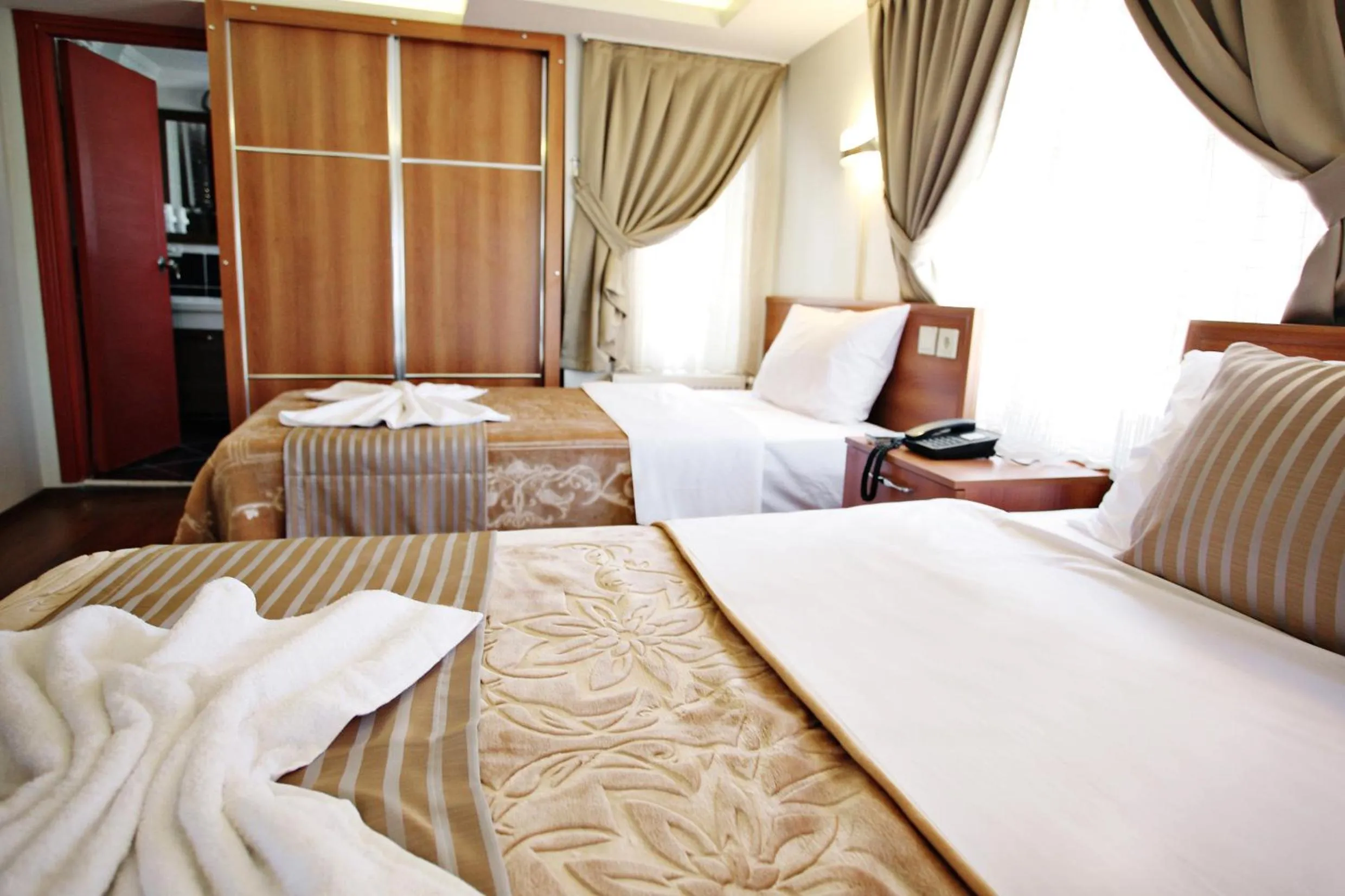 Bed in Taksim Palace Hotel