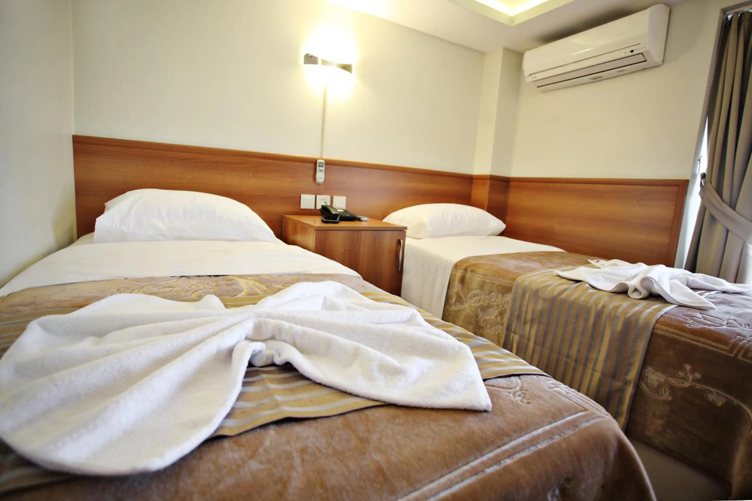 Bedroom, Bed in Taksim Palace Hotel