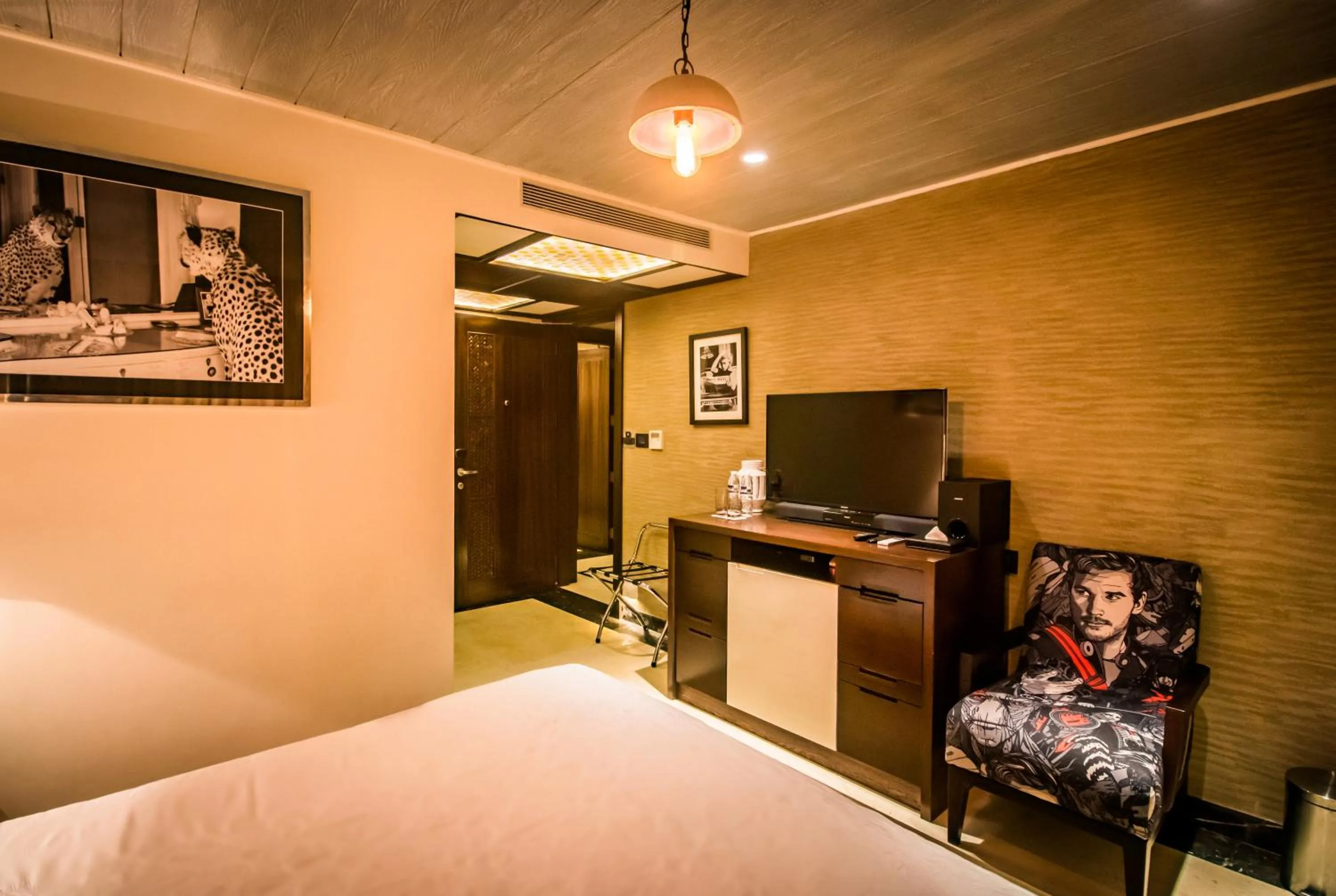 Bedroom, Bed in Planet Hollywood Beach Resort Goa