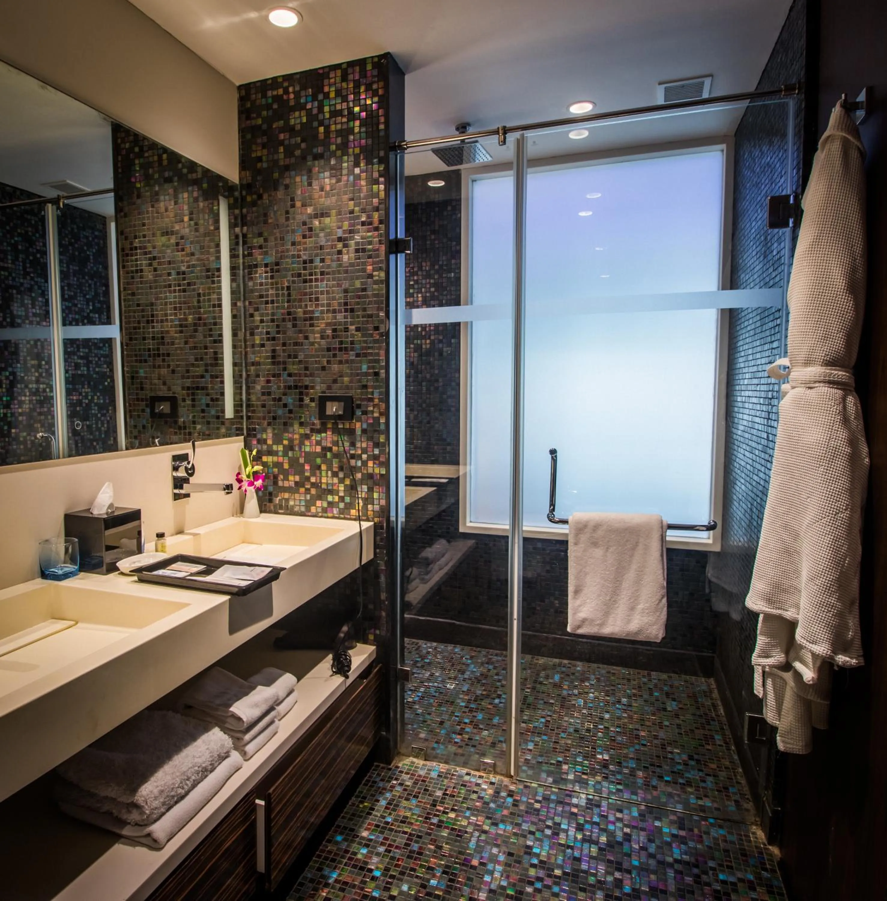 Bathroom in Planet Hollywood Beach Resort Goa