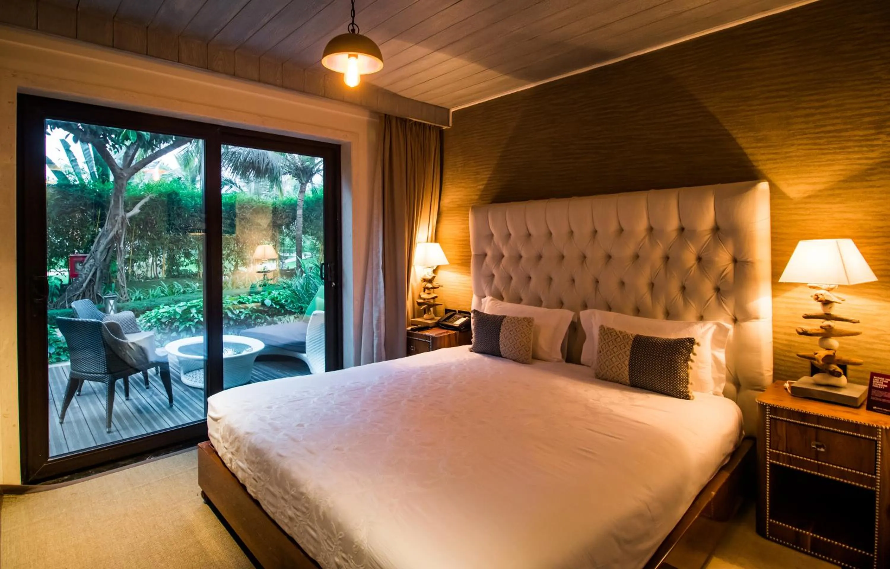 Bedroom, Bed in Planet Hollywood Beach Resort Goa