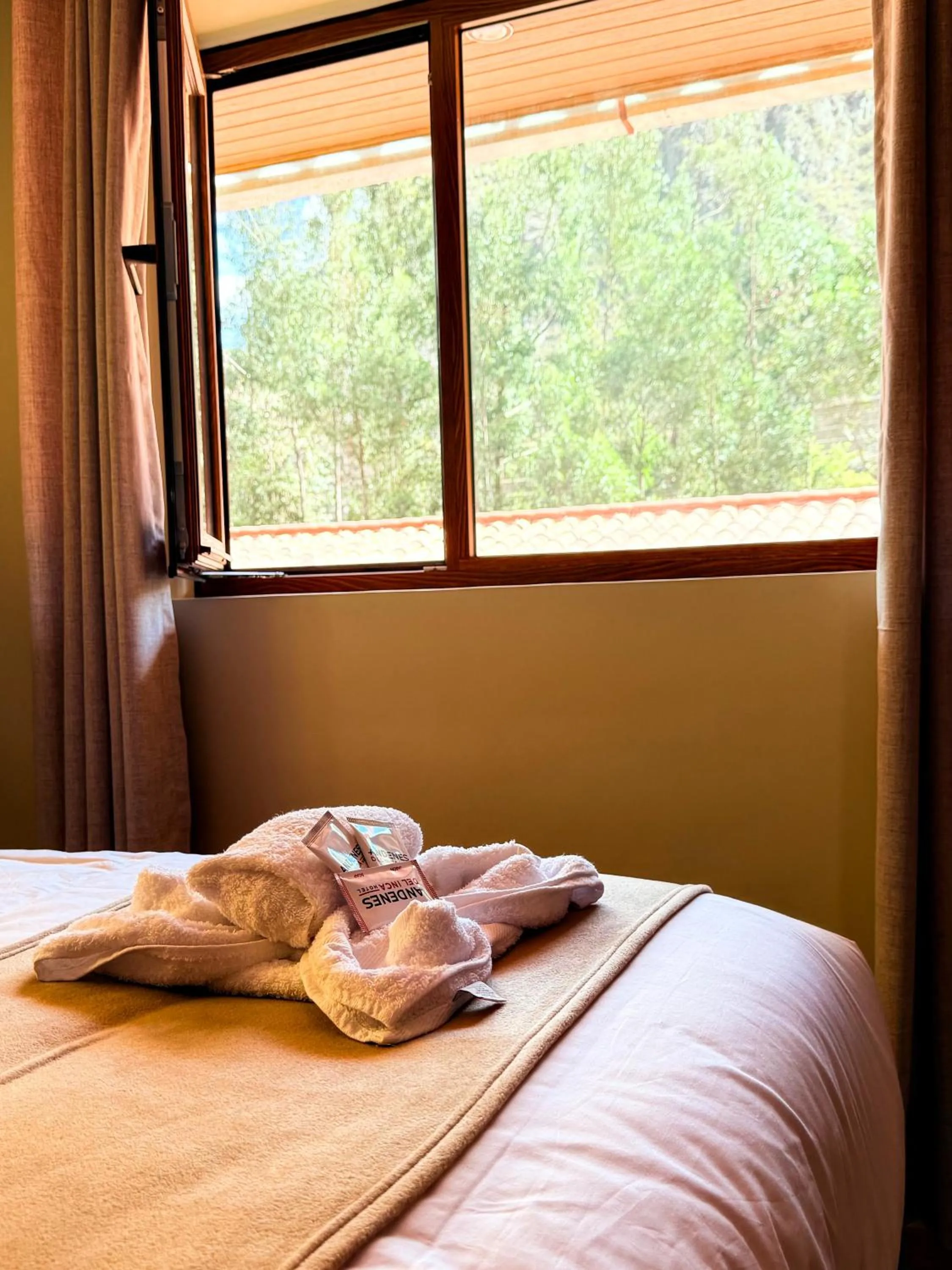 Bedroom, Bed in Andenes del Inca Hotel