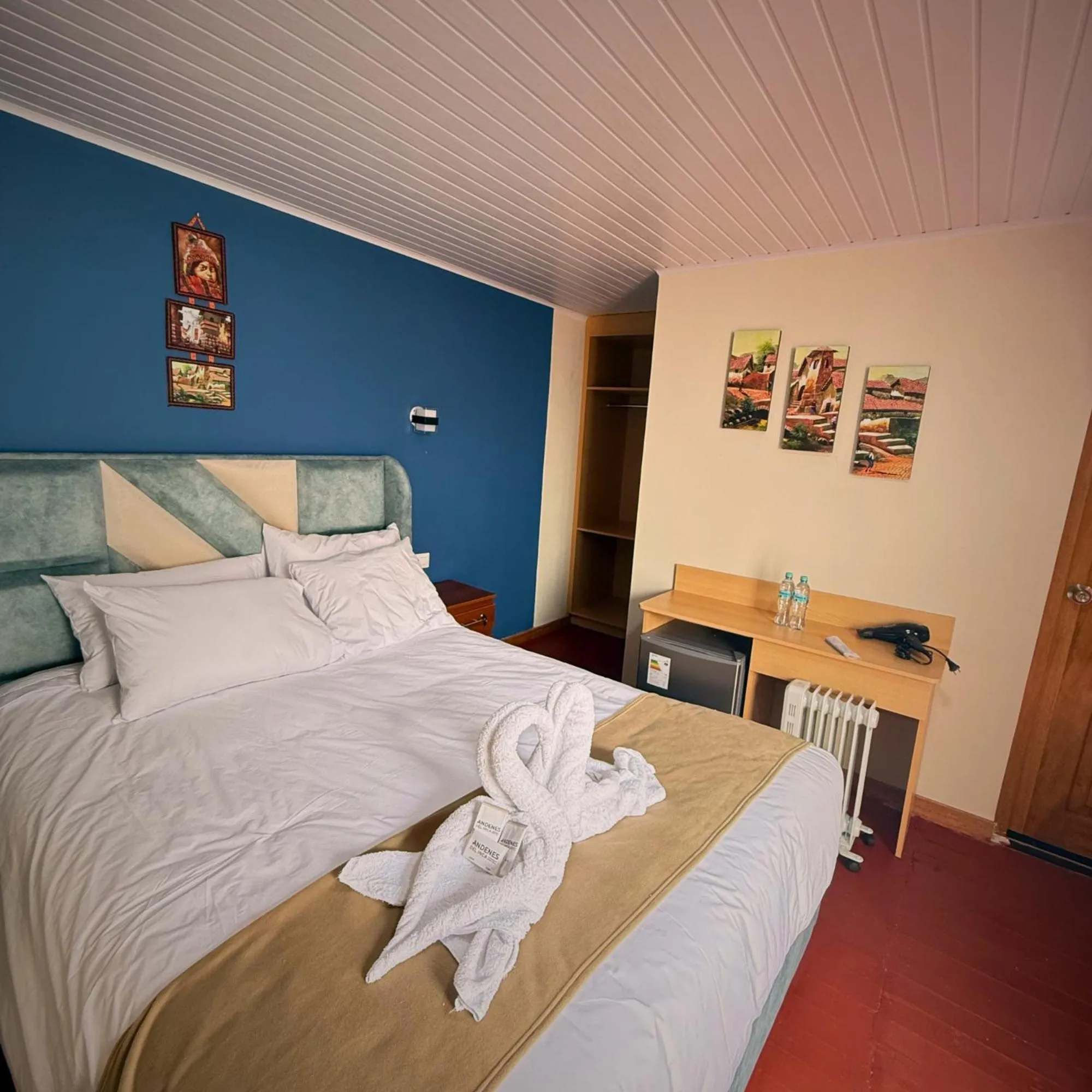 Photo of the whole room, Bed in Andenes del Inca Hotel