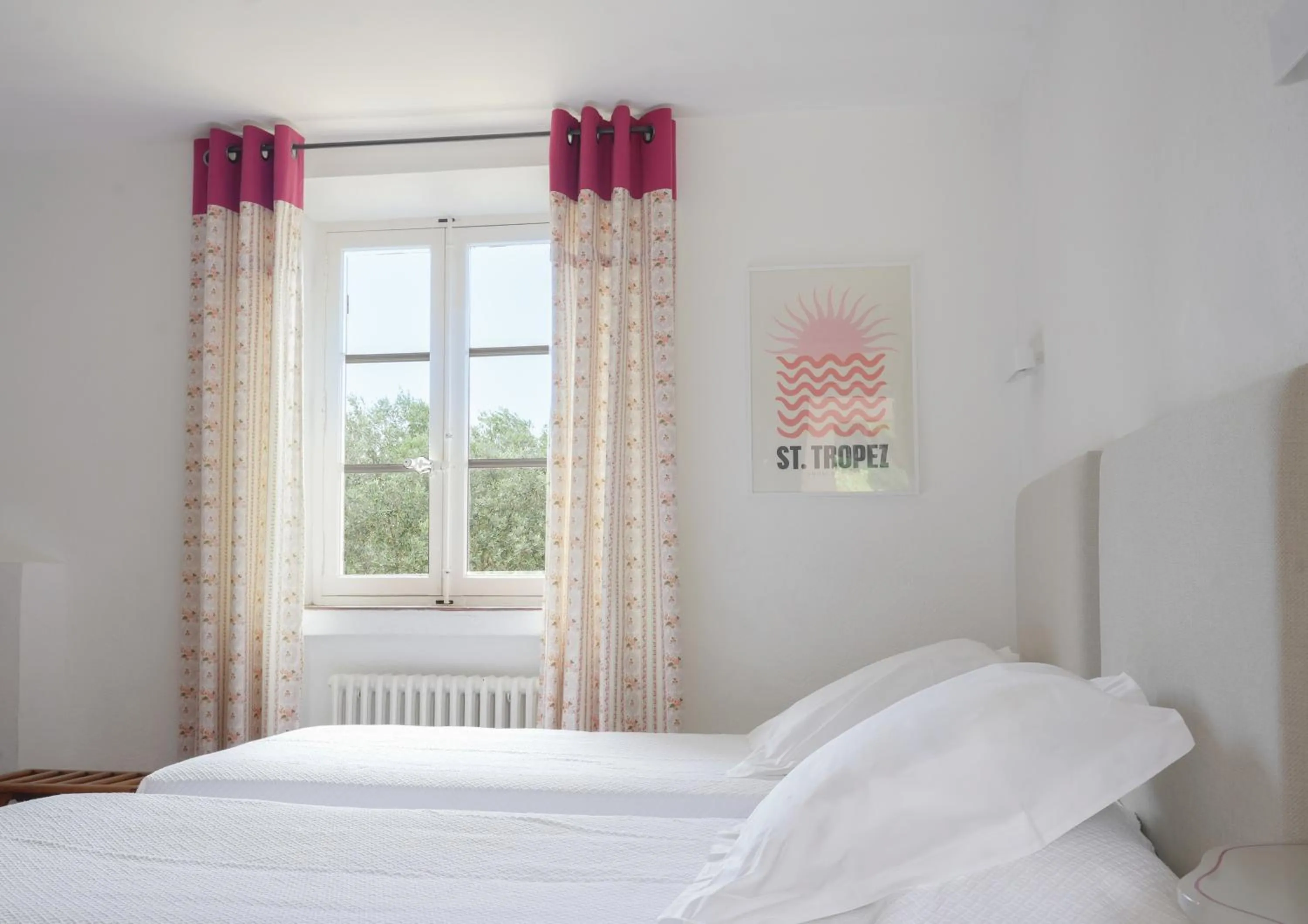 Photo of the whole room, Bed in Hôtel La Figuière