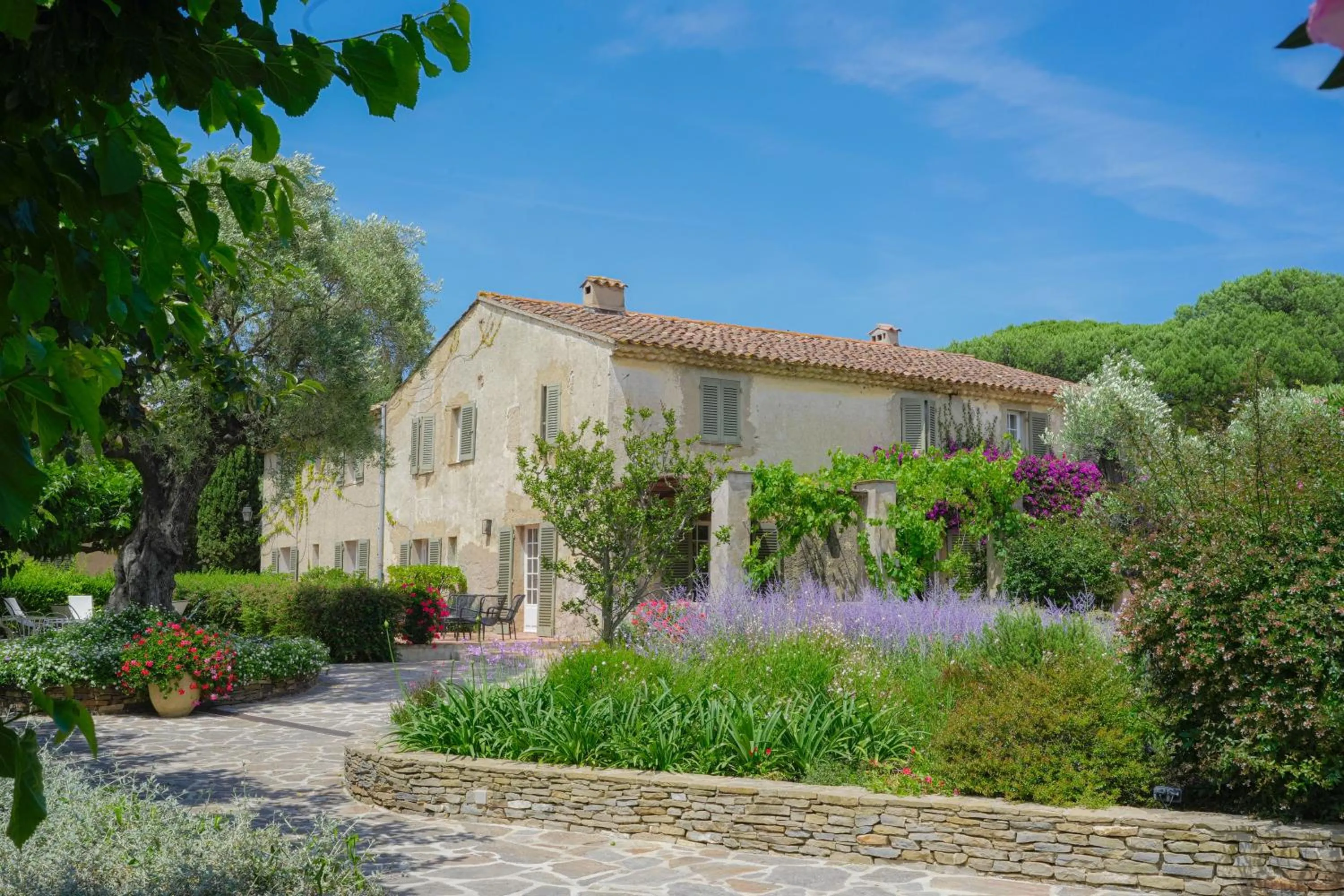 Property building in Hôtel La Figuière