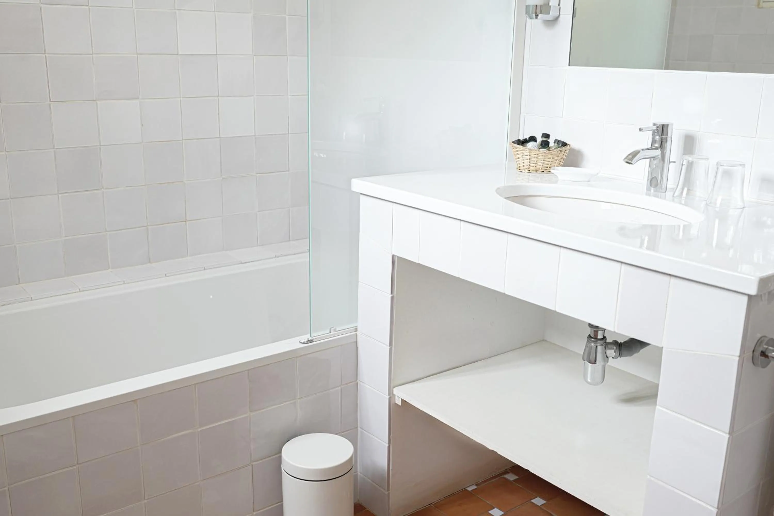 Bathroom in Hôtel La Figuière