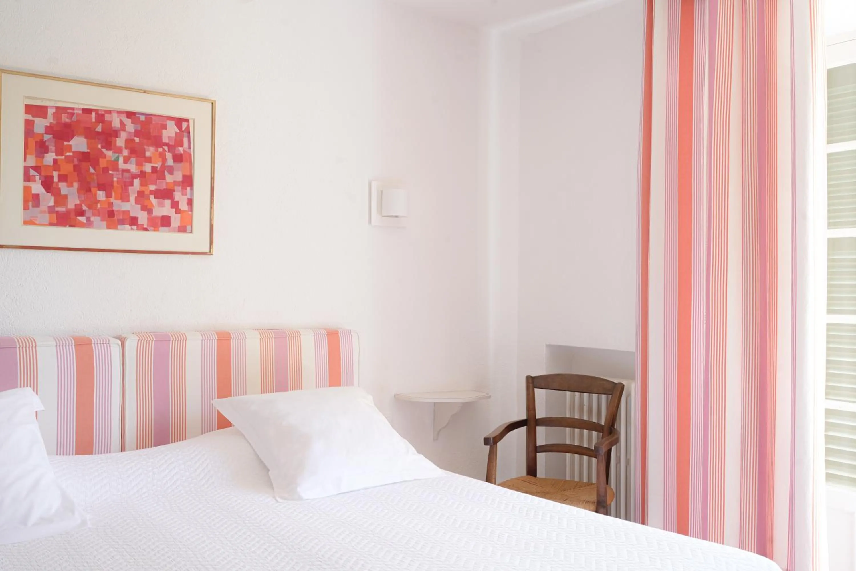 Bed in Hôtel La Figuière
