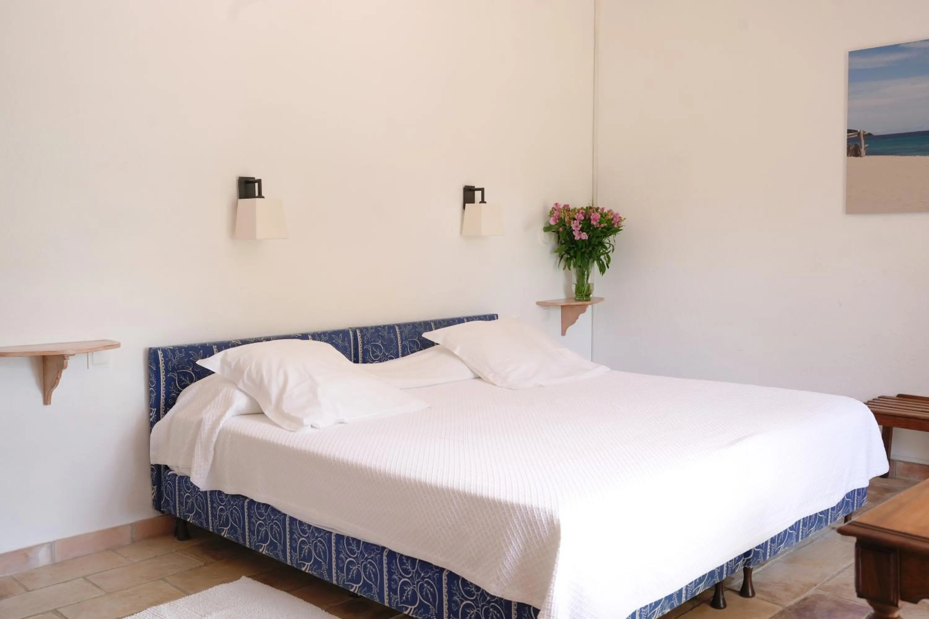 Bed in Hôtel La Figuière