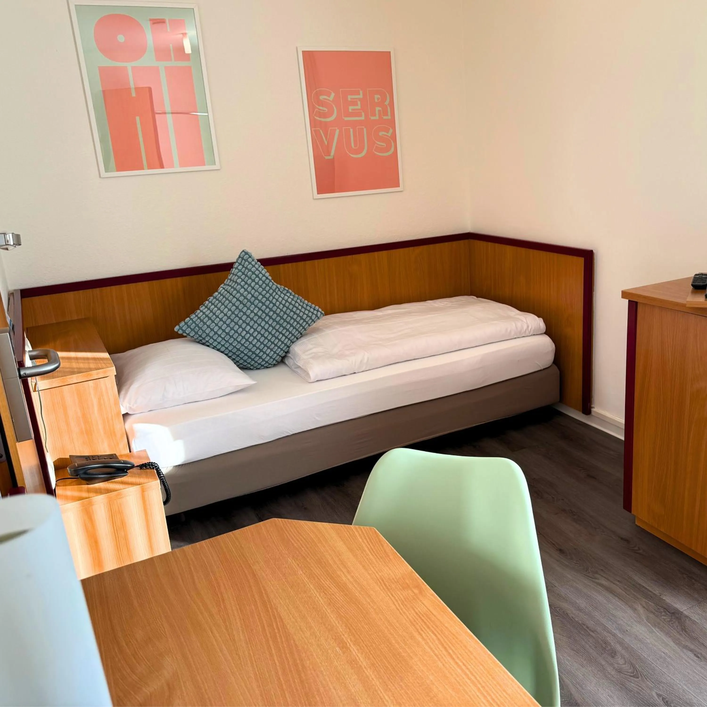 Photo of the whole room, Bed in Colourful Hotel