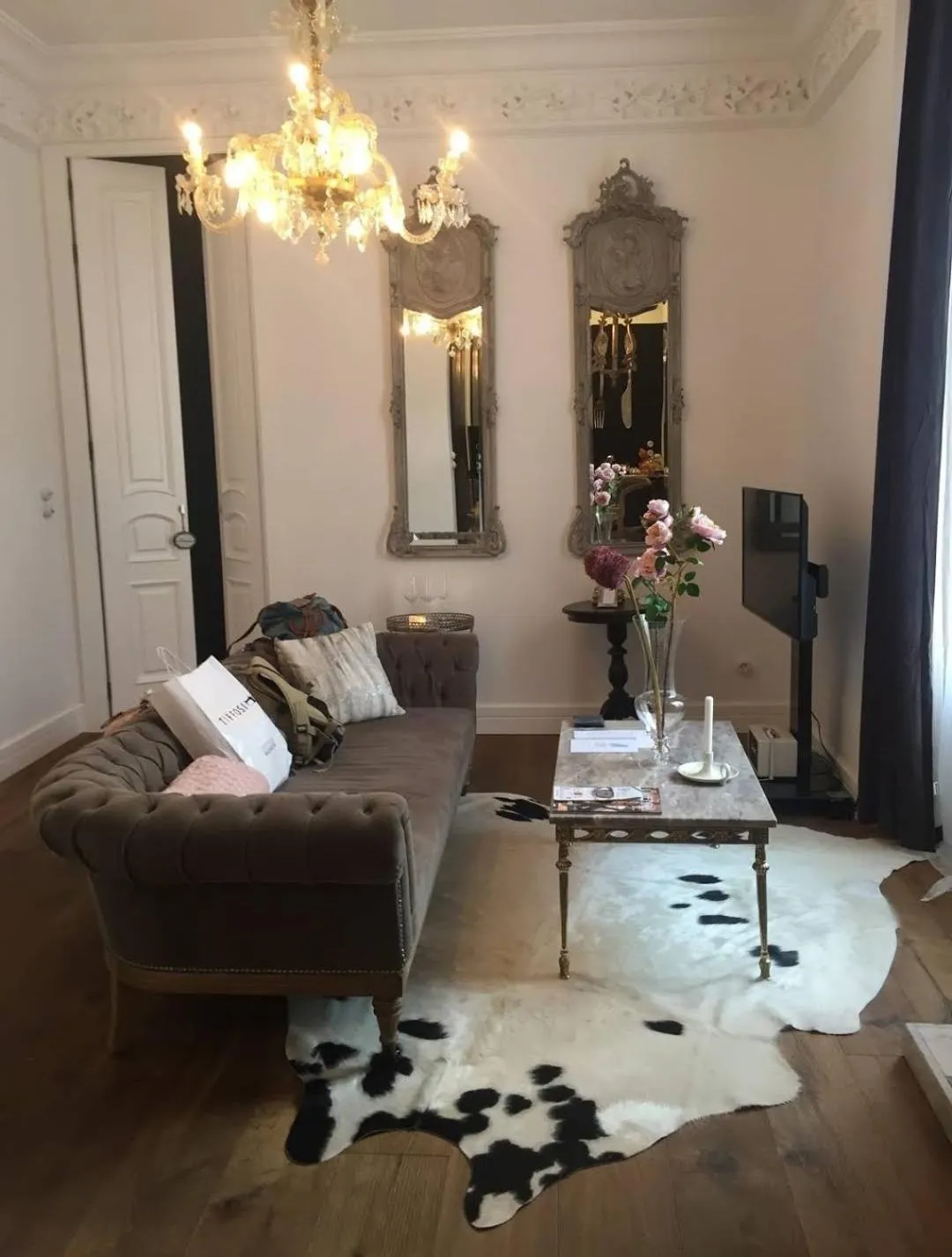 Living room in Purple Dog Suites