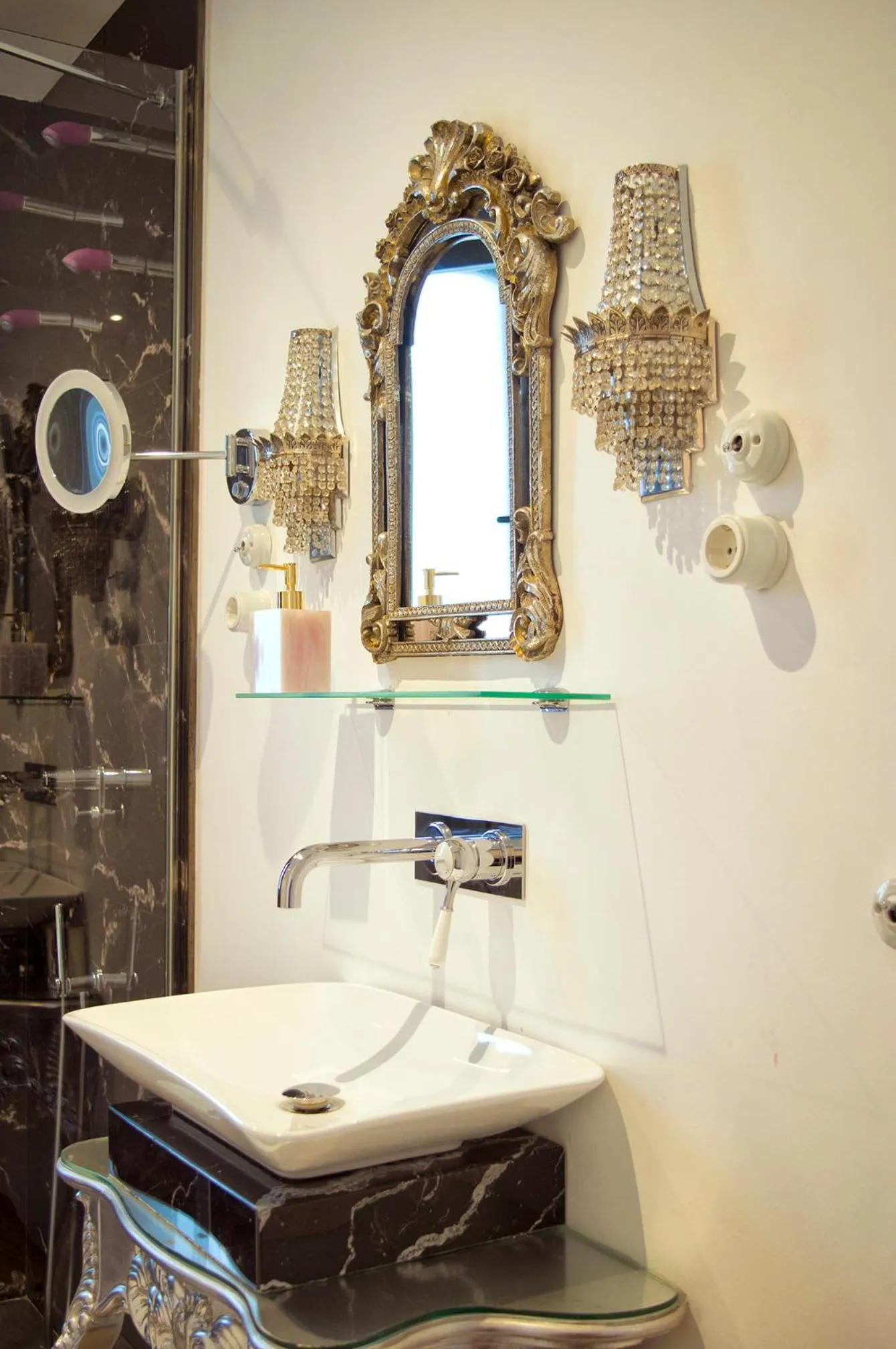 Bathroom in Purple Dog Suites