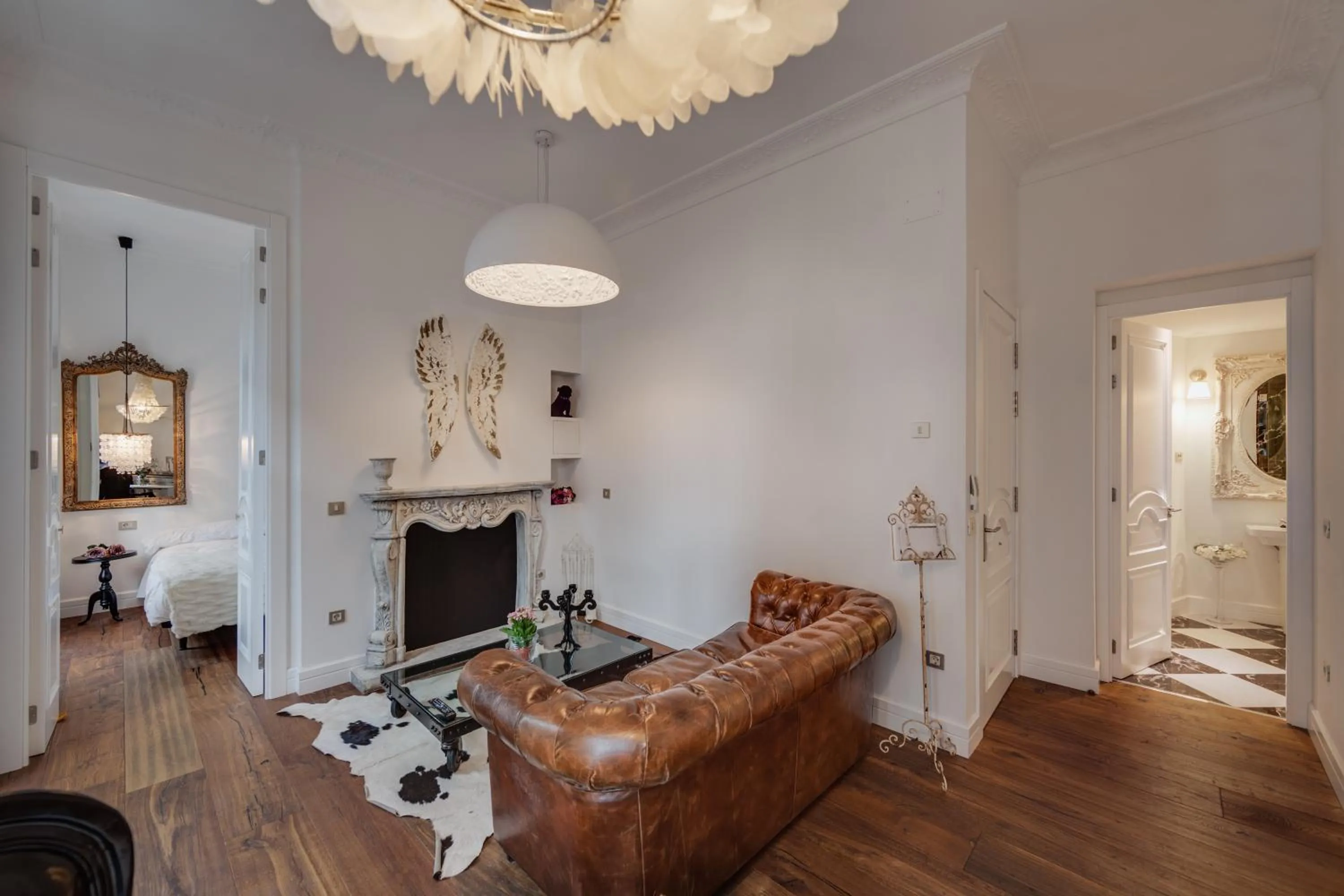 Photo of the whole room in Purple Dog Suites