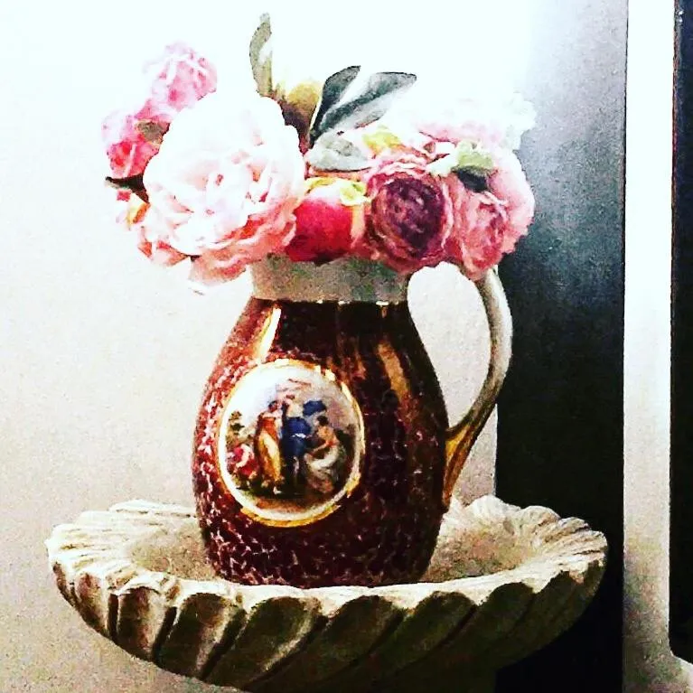 Decorative detail in Purple Dog Suites