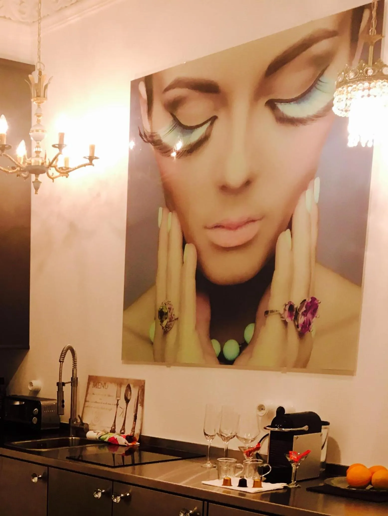 Kitchen or kitchenette in Purple Dog Suites