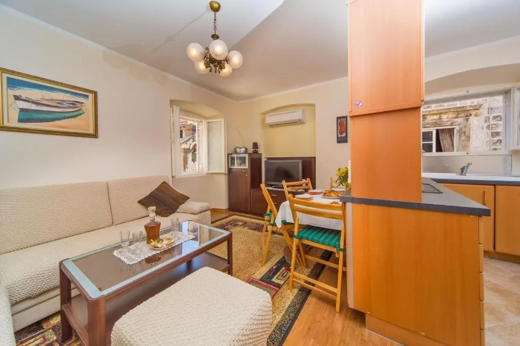 Apartment Maru