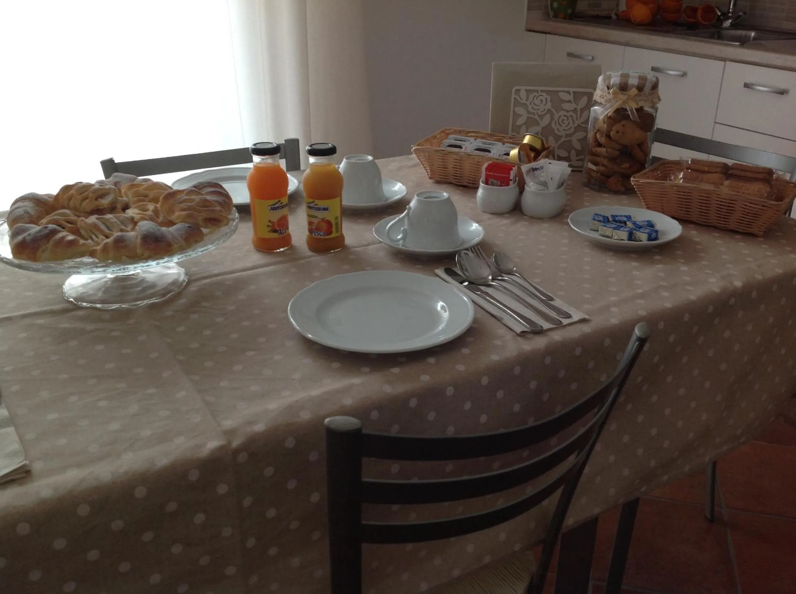 Dining area in B&B A casa di amici