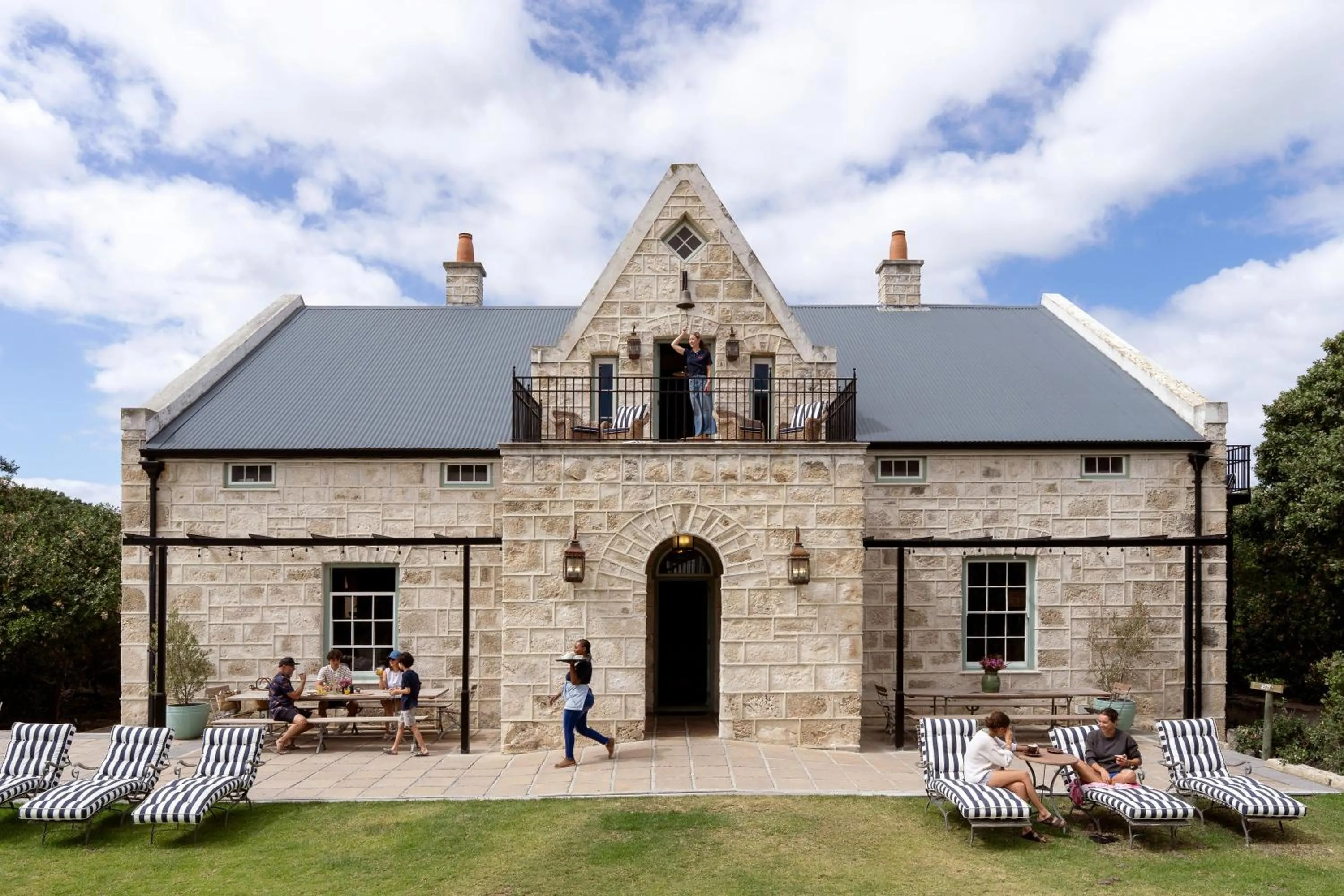 Restaurant/places to eat in Coot Club