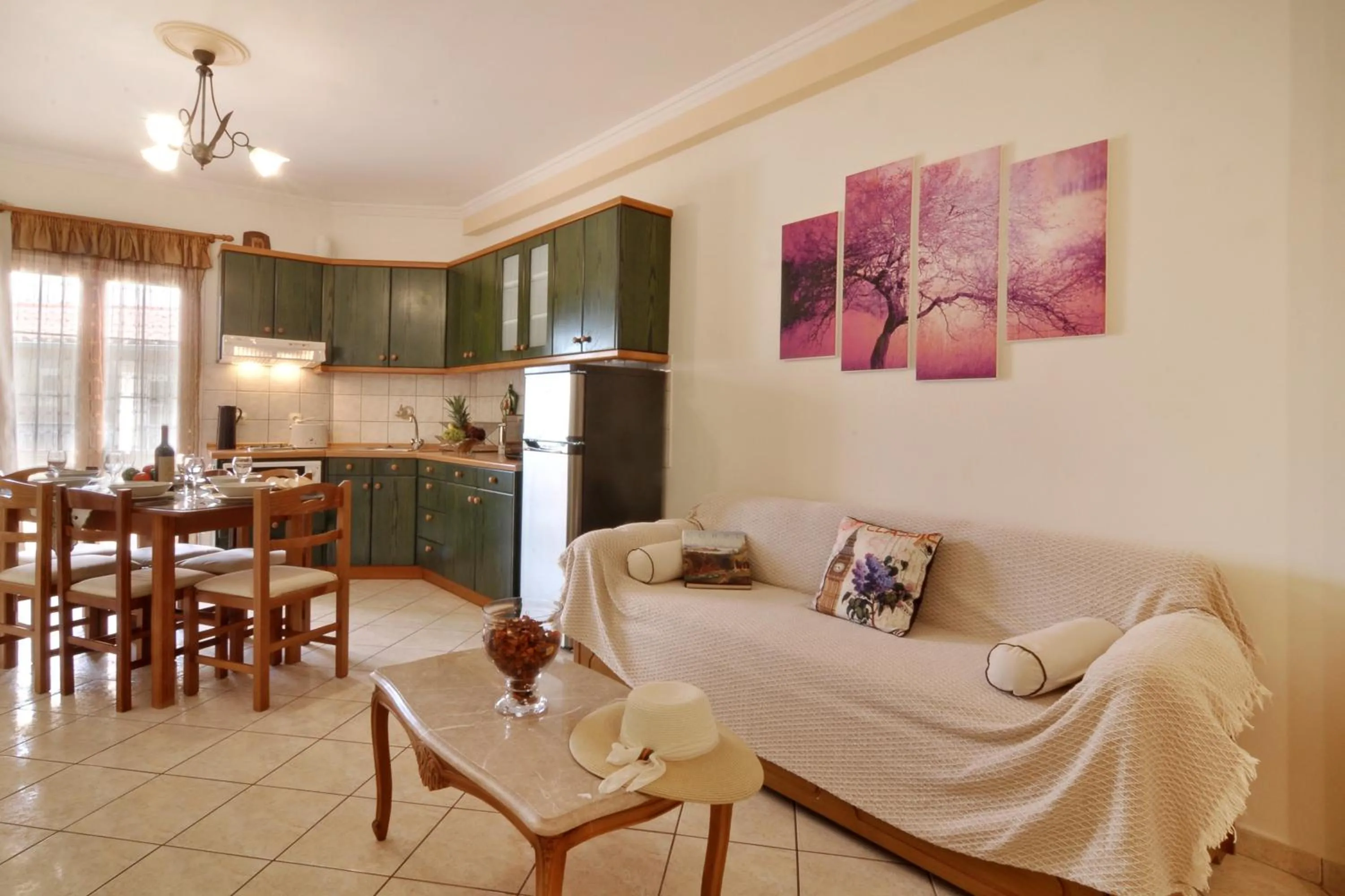 Rolandos Apartments