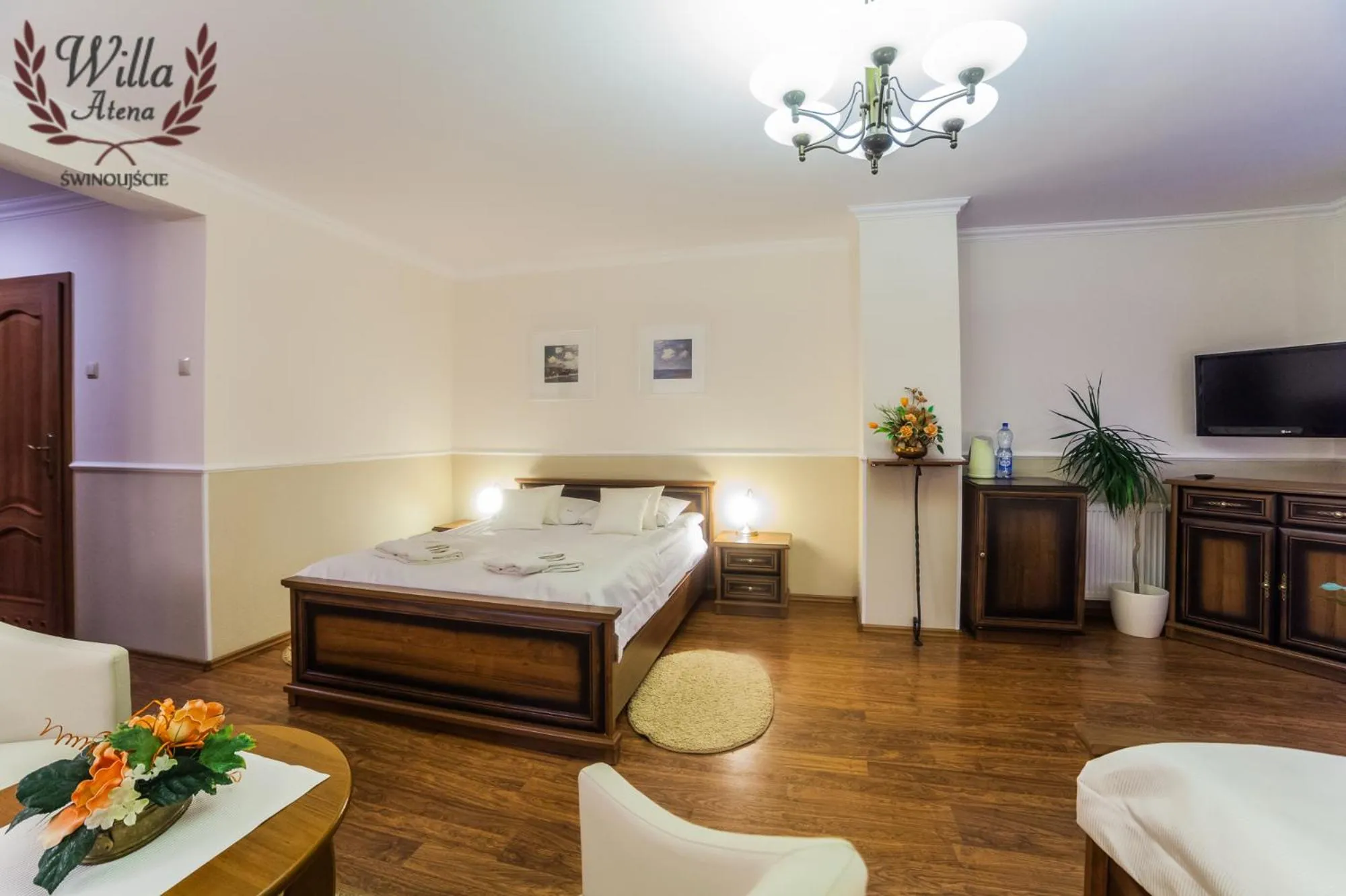 Photo of the whole room, Bed in Willa Atena