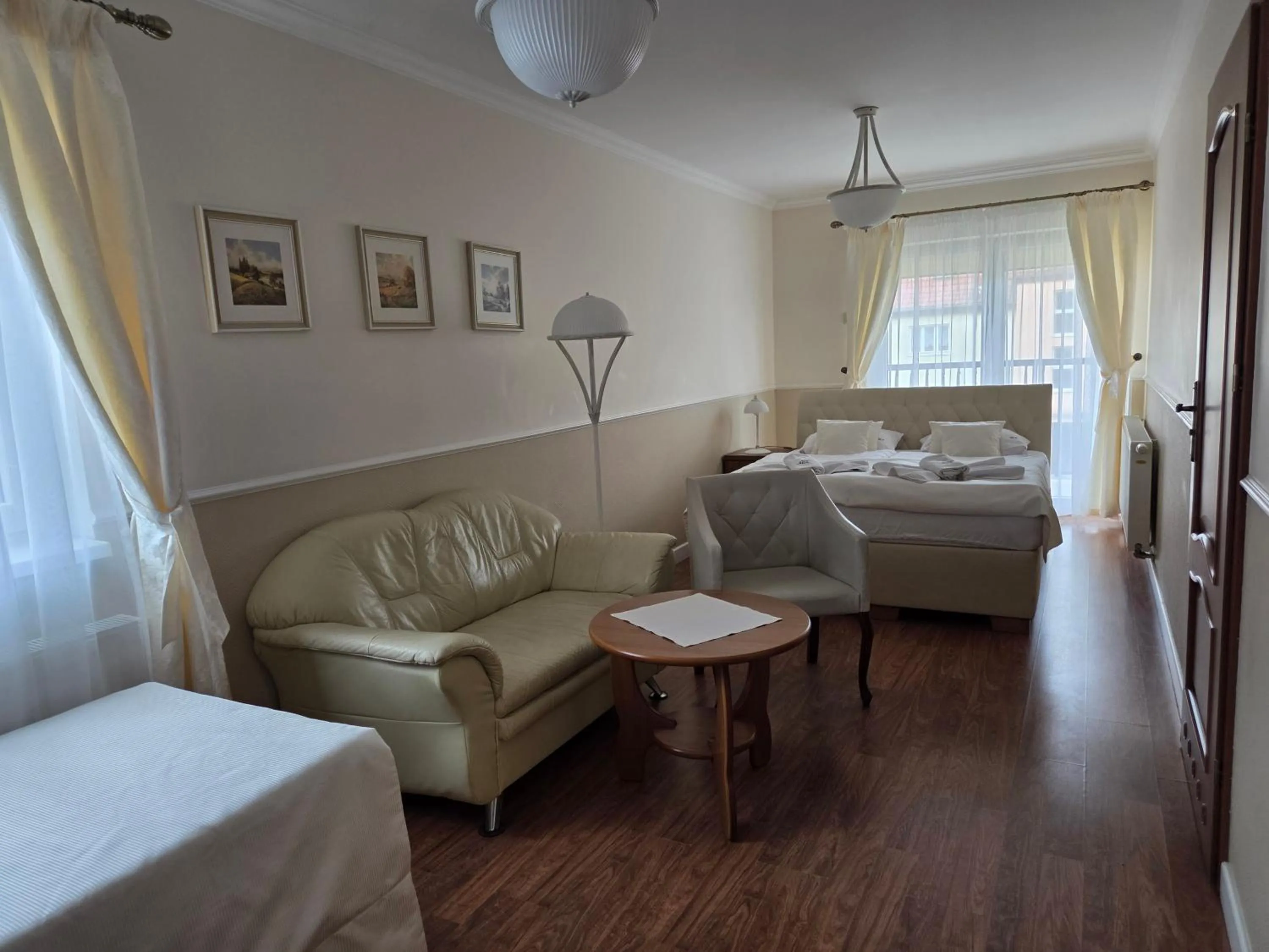 Photo of the whole room, Bed in Willa Atena