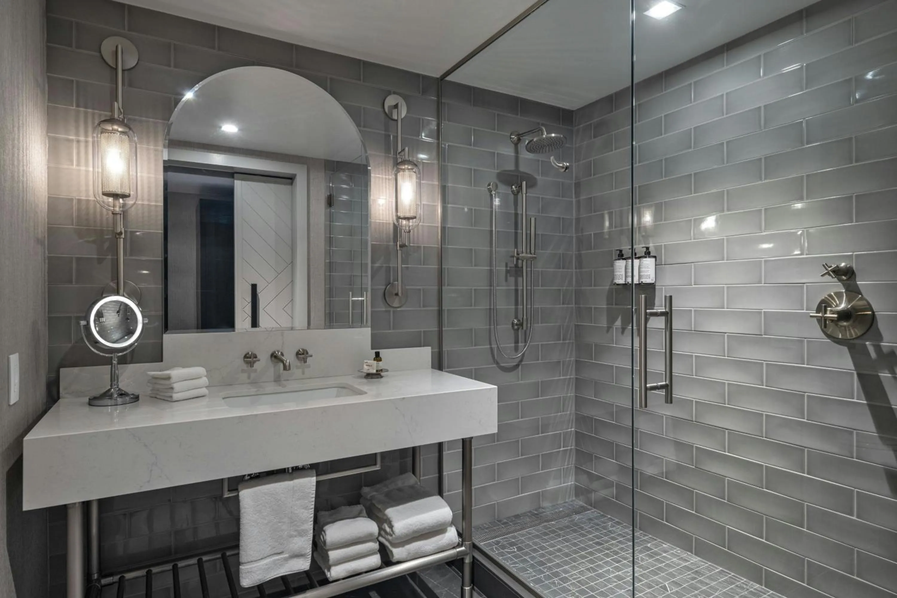 Bathroom in The Vanguard Ann Arbor, Autograph Collection