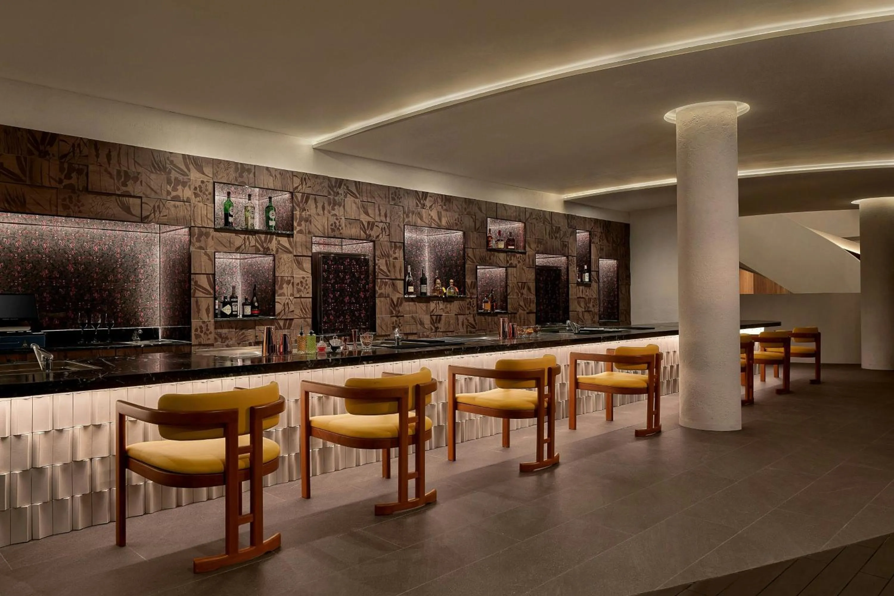 Lounge or bar in Veranda Resort Phuket, Autograph Collection