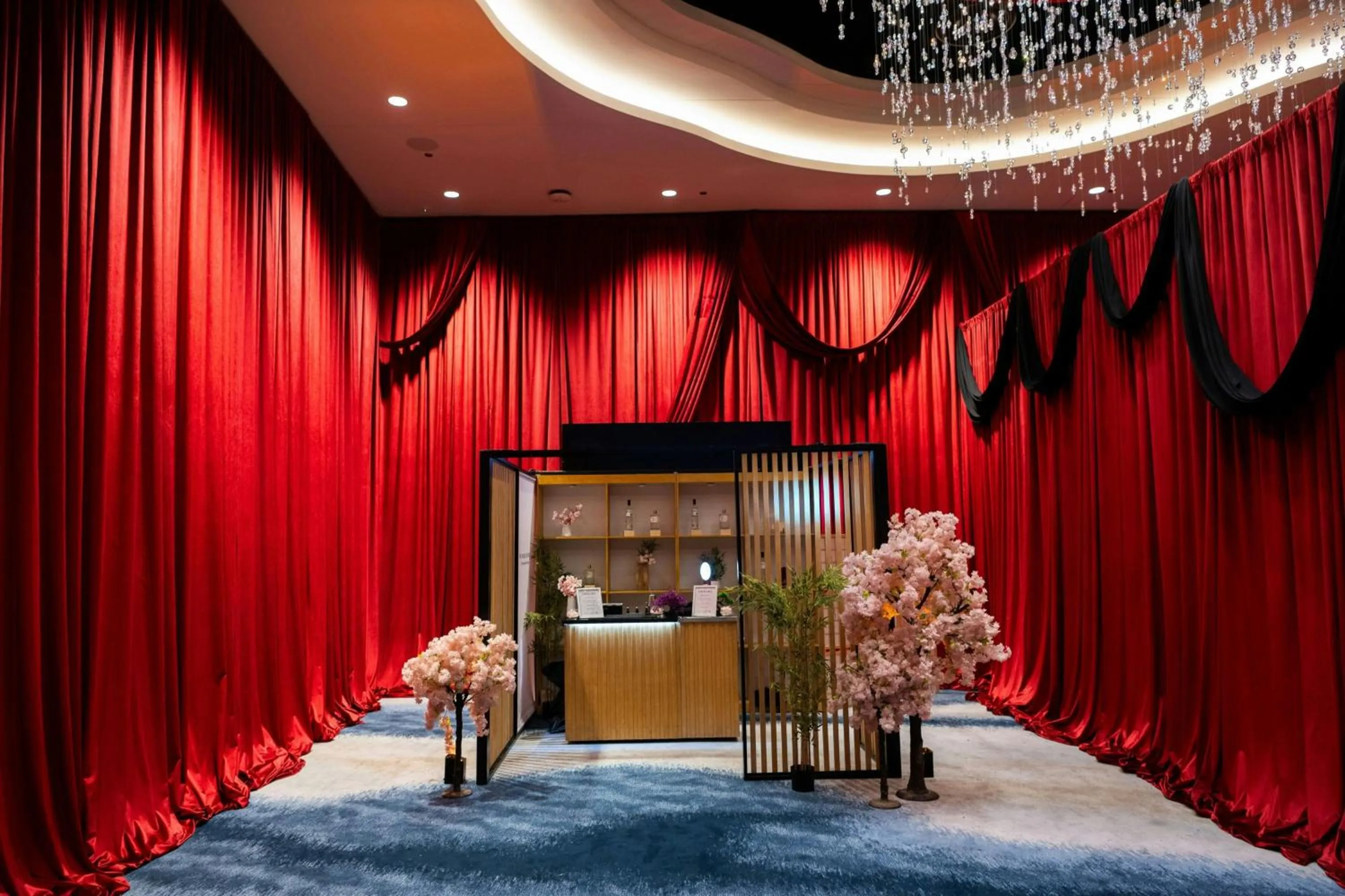 Lounge or bar in Gaylord Pacific Resort & Convention Center