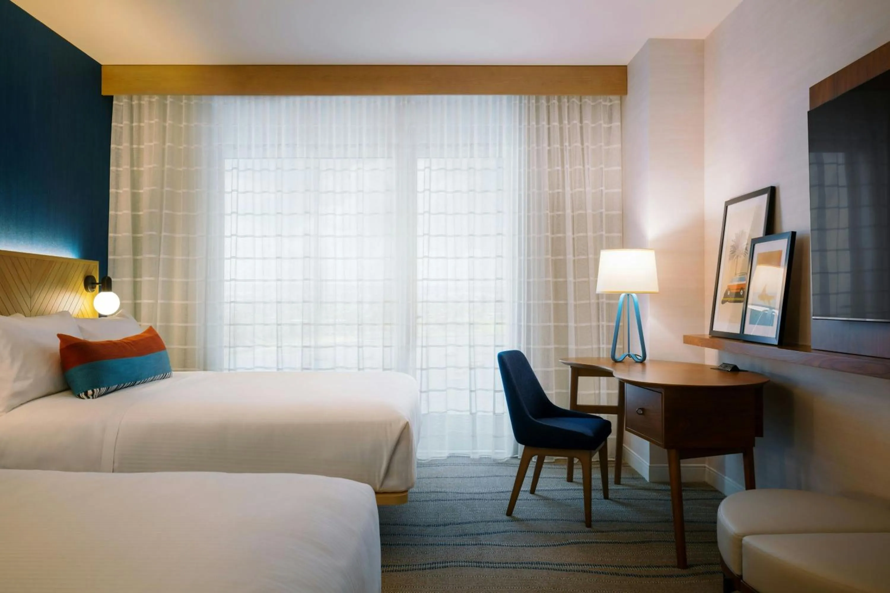 Photo of the whole room, Bed in Gaylord Pacific Resort & Convention Center