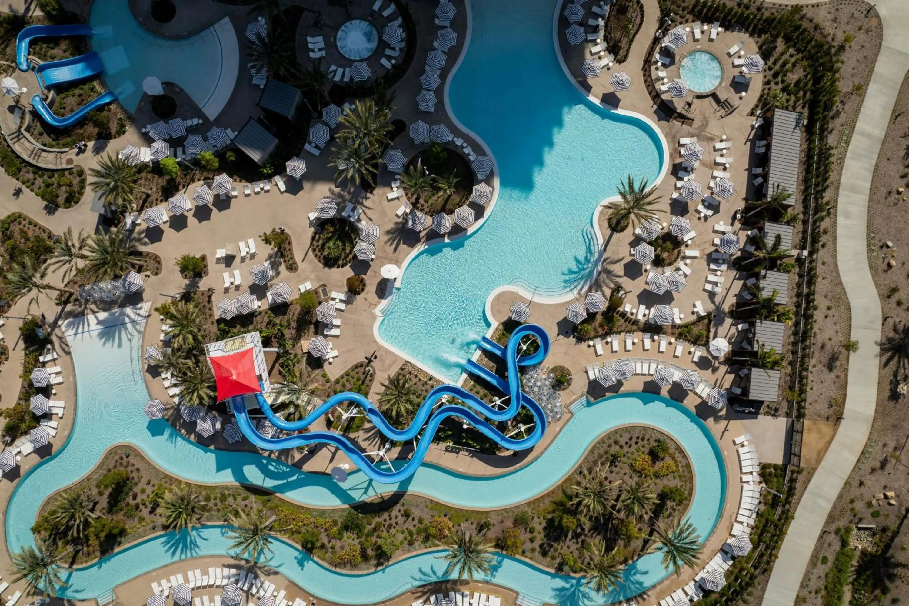Swimming pool in Gaylord Pacific Resort & Convention Center