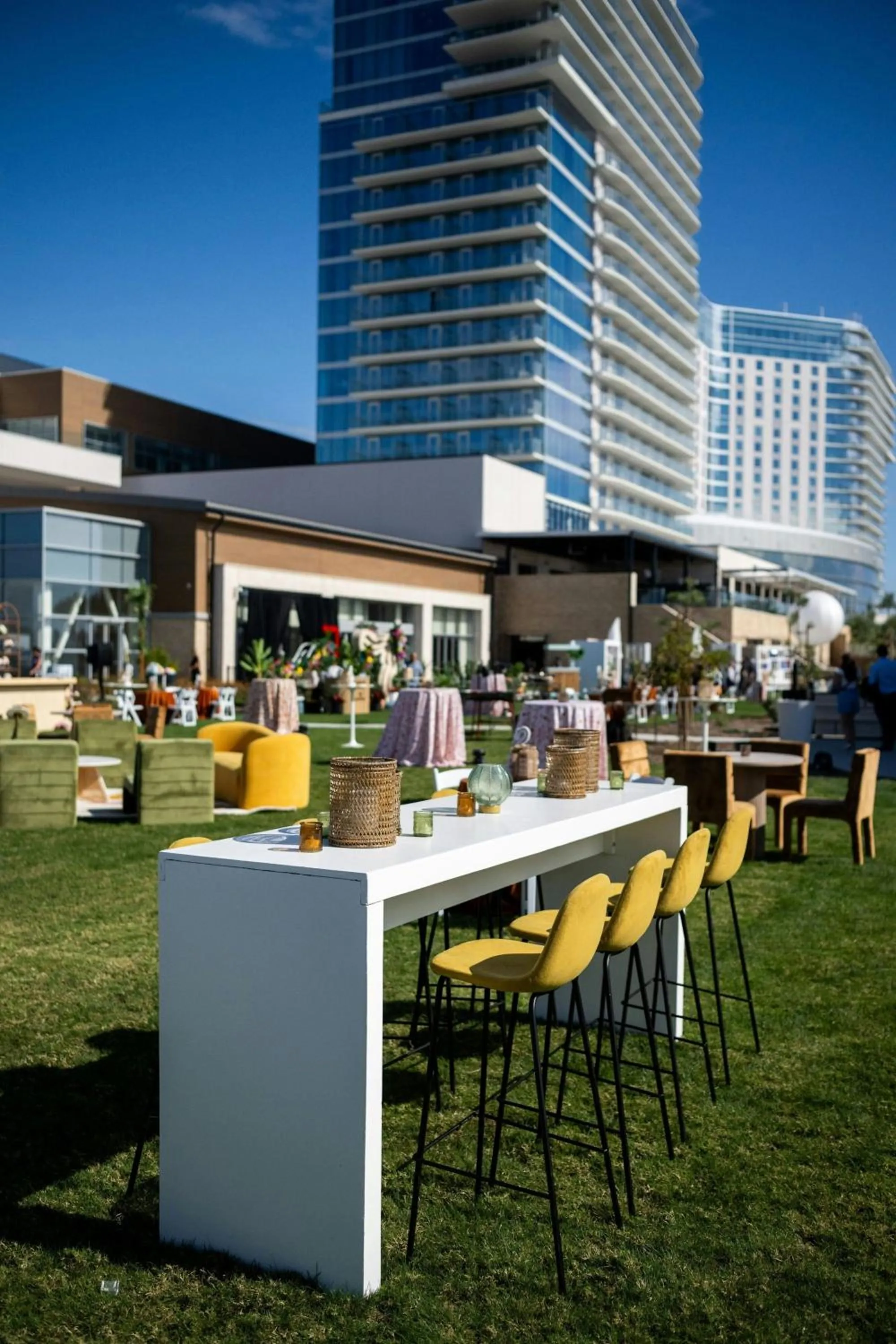 Lounge or bar in Gaylord Pacific Resort & Convention Center
