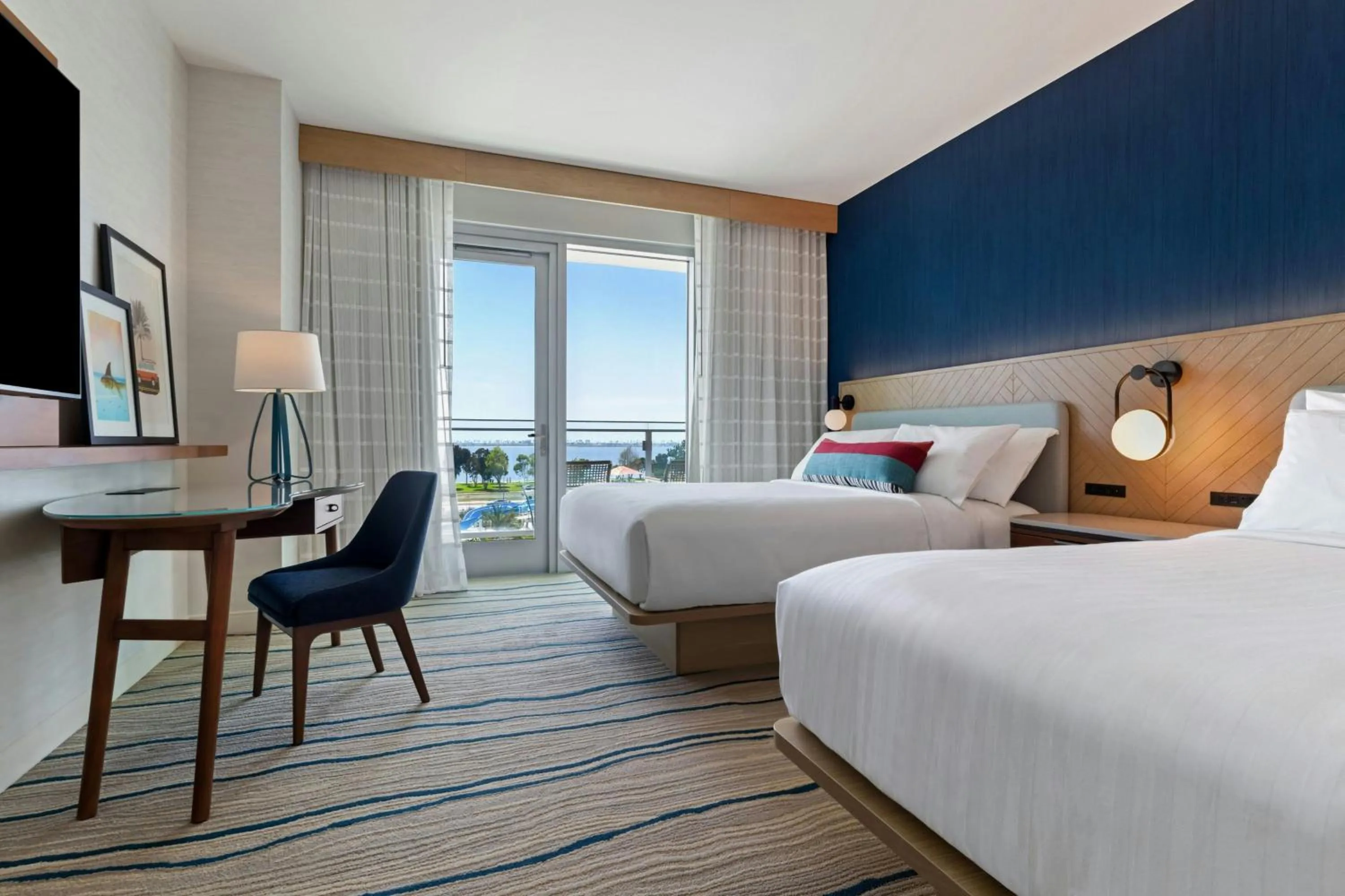 Photo of the whole room, Bed in Gaylord Pacific Resort & Convention Center