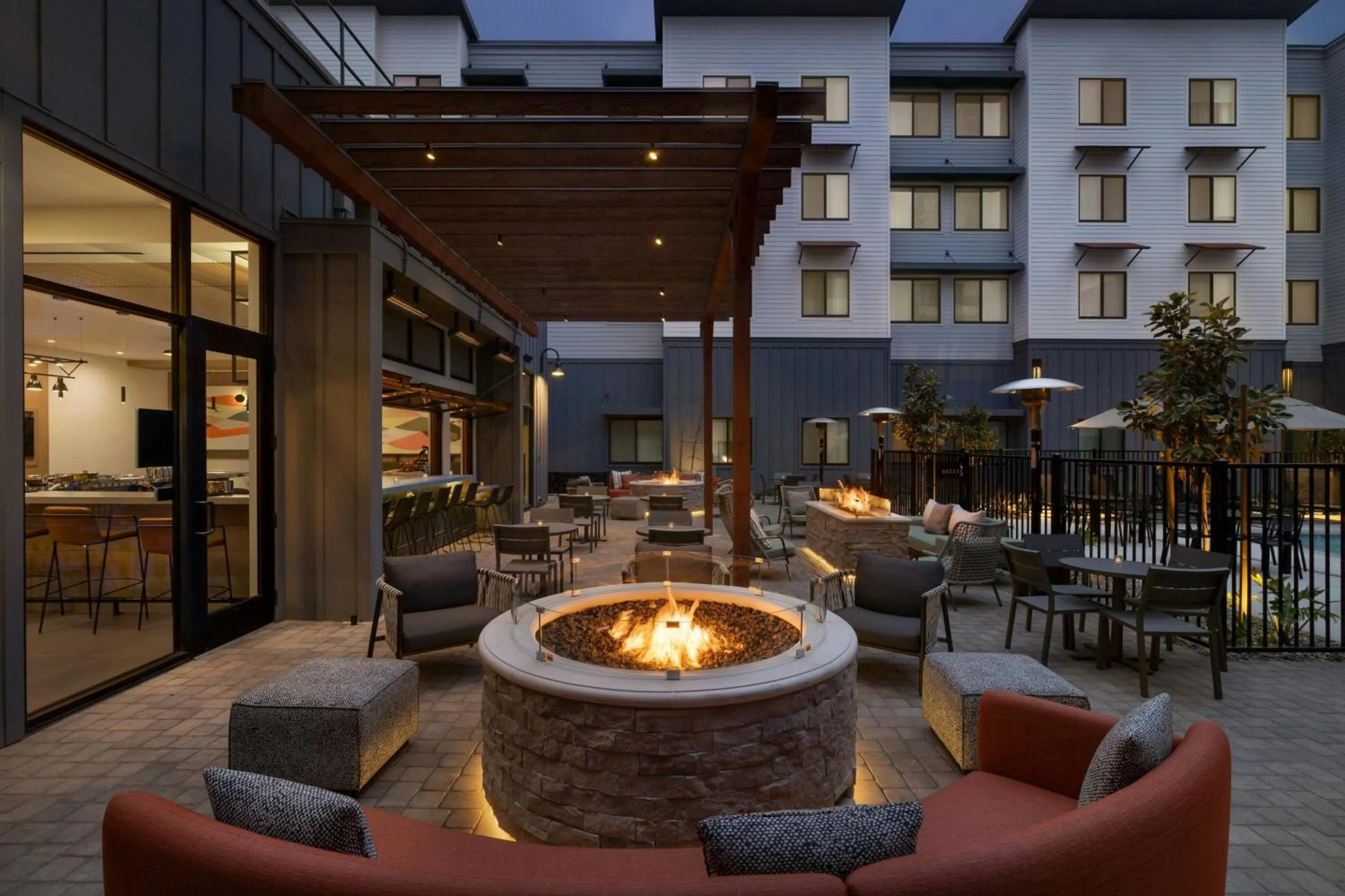 Lounge or bar in SpringHill Suites by Marriott San Luis Obispo