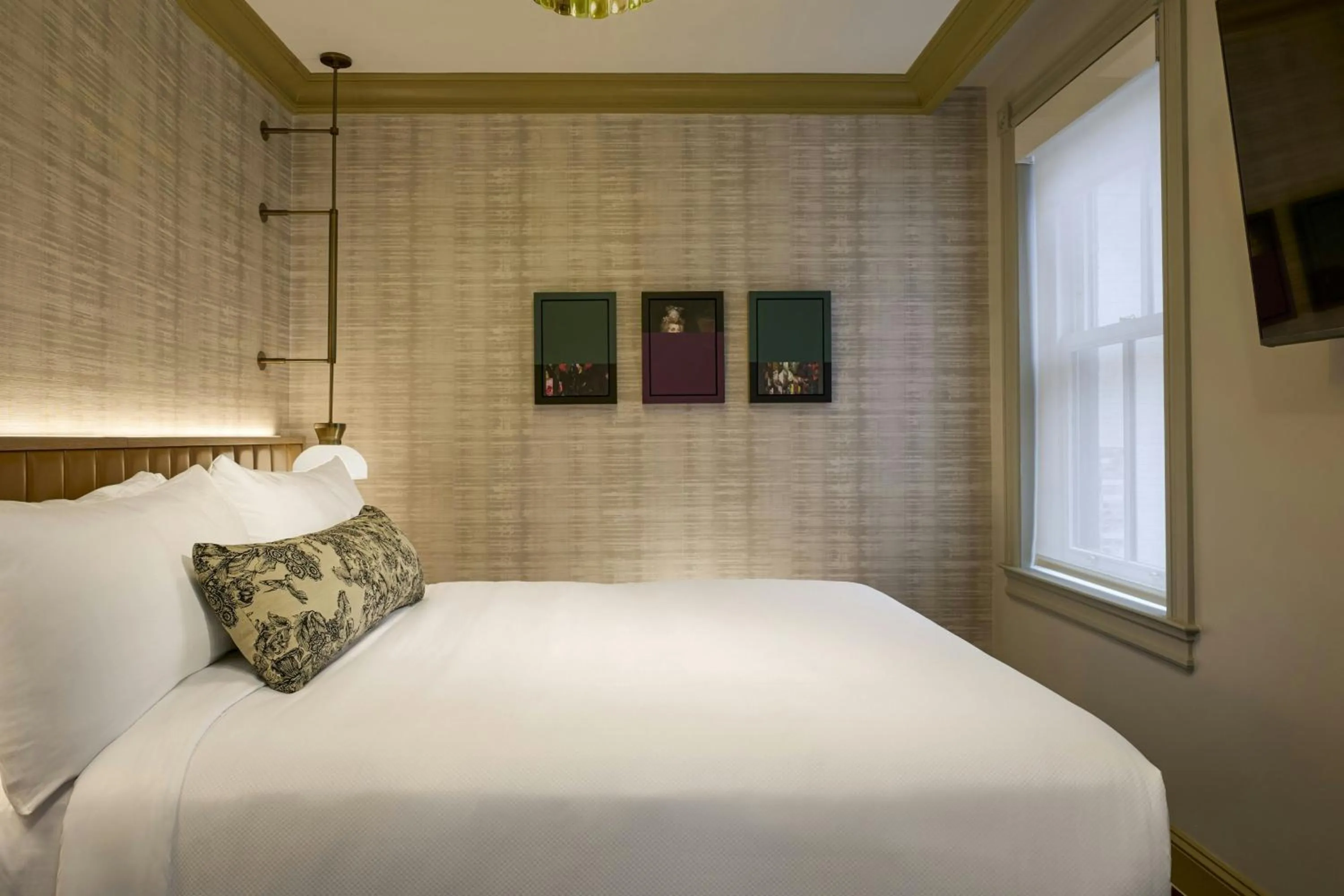 Bedroom, Bed in Canal House of Georgetown a Tribute Portfolio Hotel Georgetown, Washington D.C.