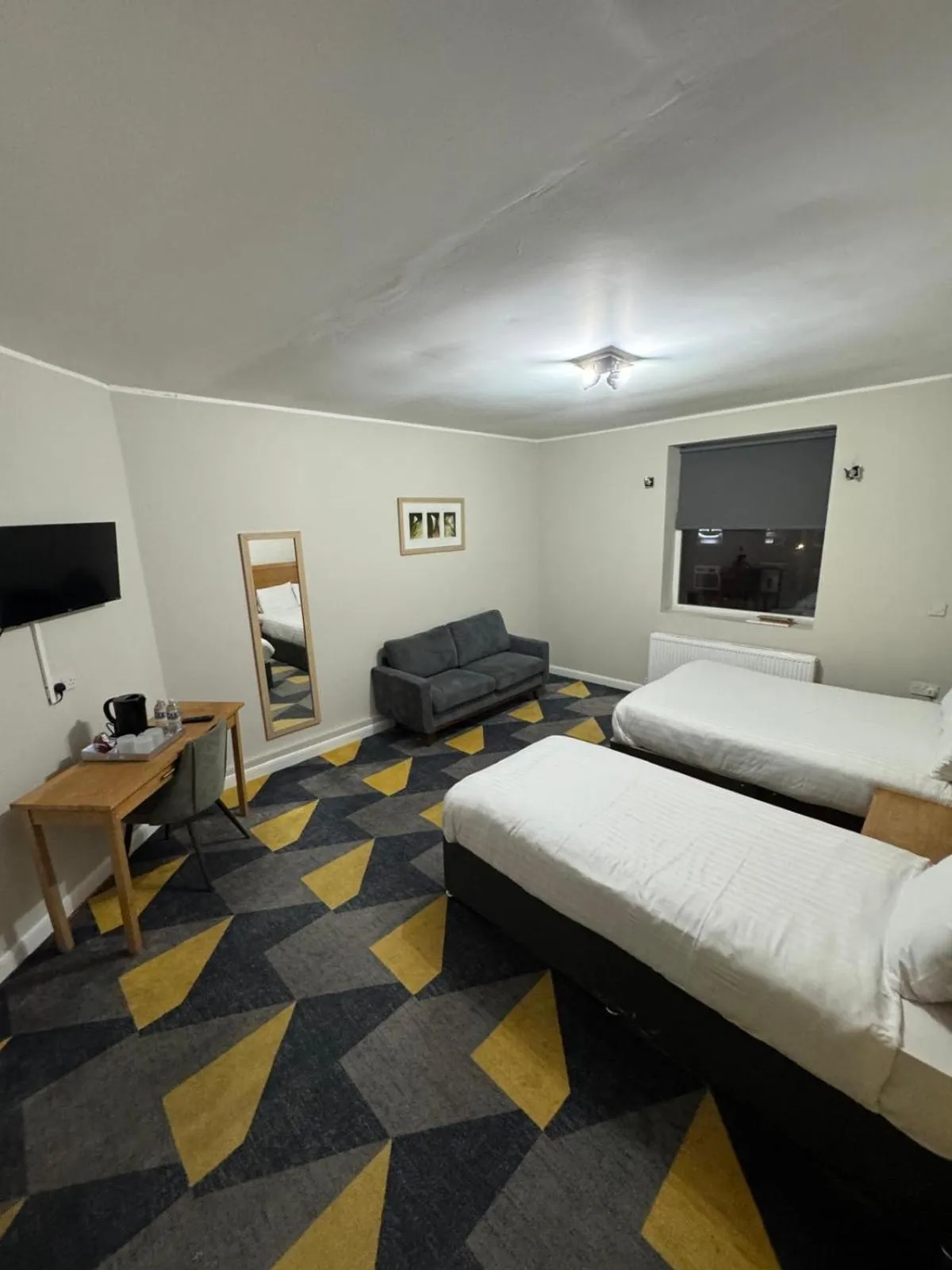 Bedroom, Bed in Weaste Hotel, West Manchester Hotel