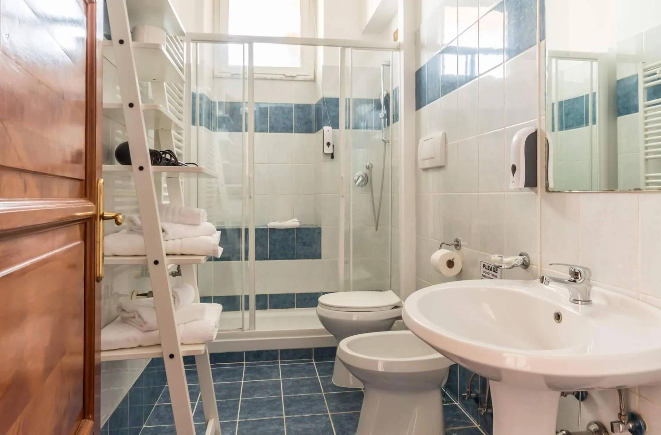 Shower in Torripa Group - Prati