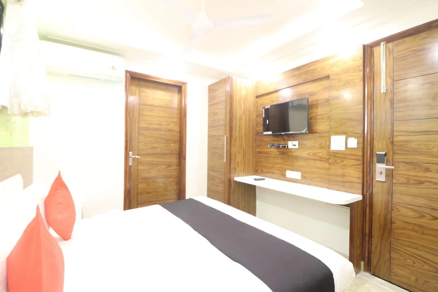 Bed in Hotel Kabir Palace Karol Bagh