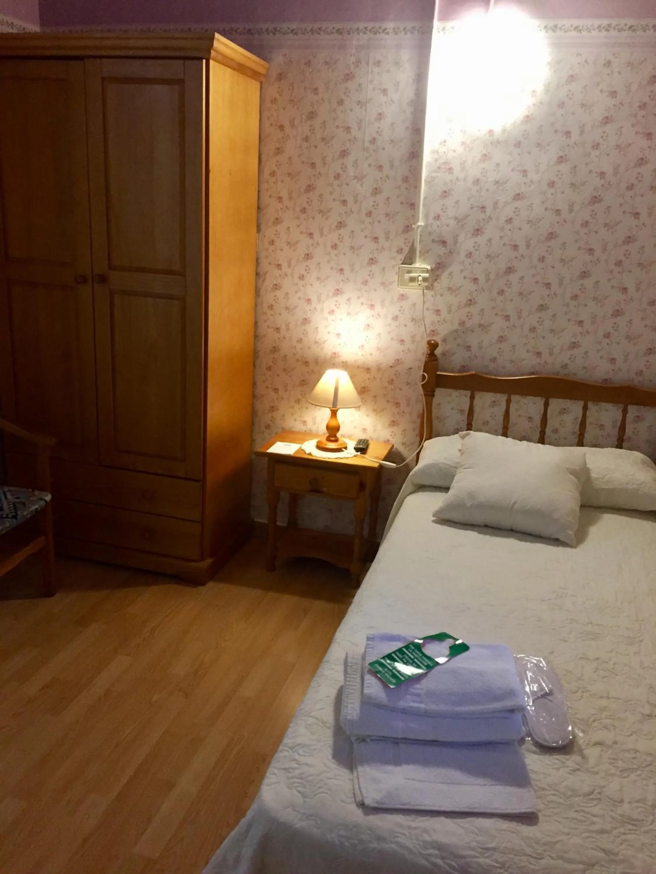 Photo of the whole room, Bed in Balneario La Encarnacion